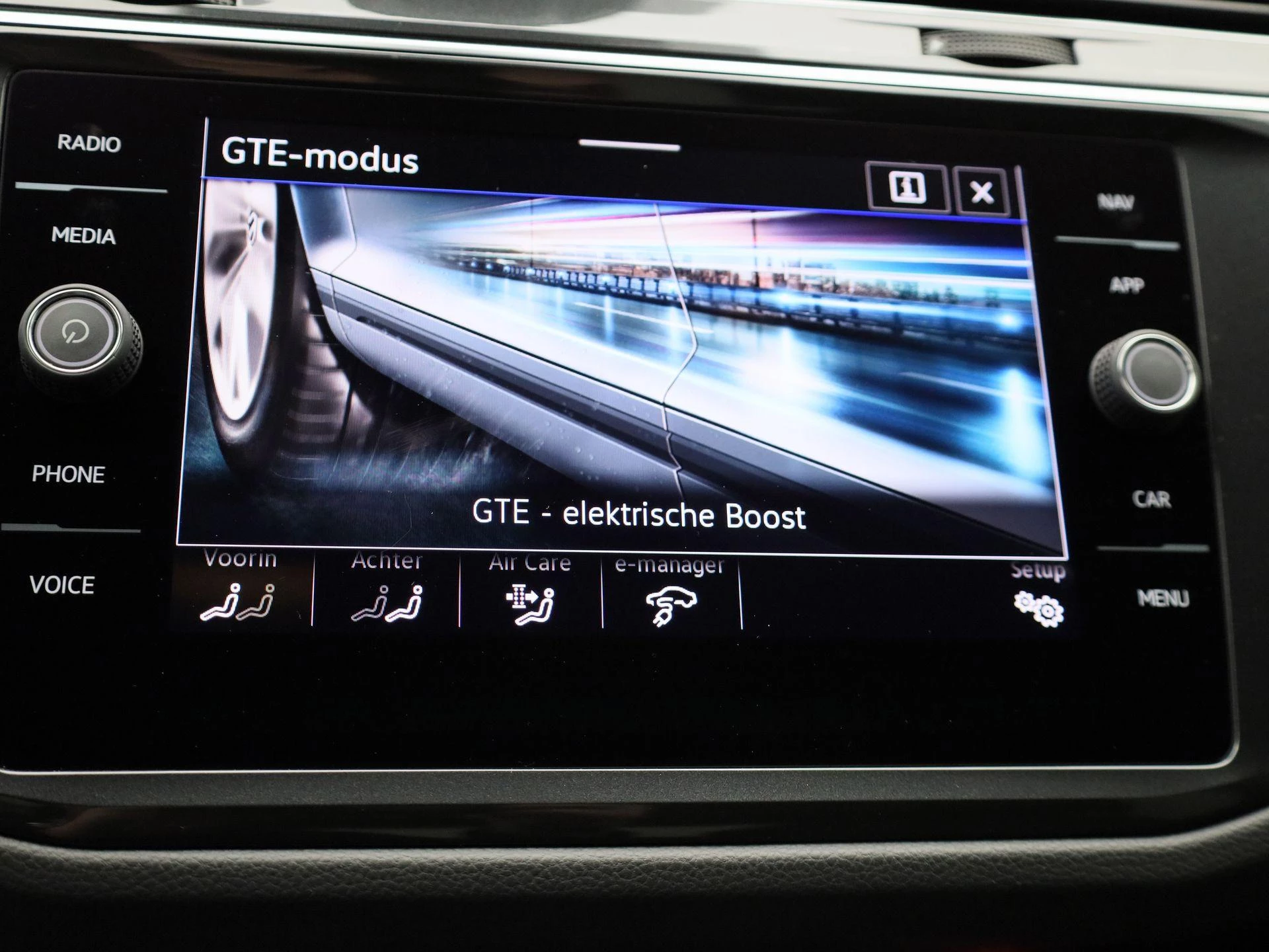 Volkswagen-Tiguan-image-35