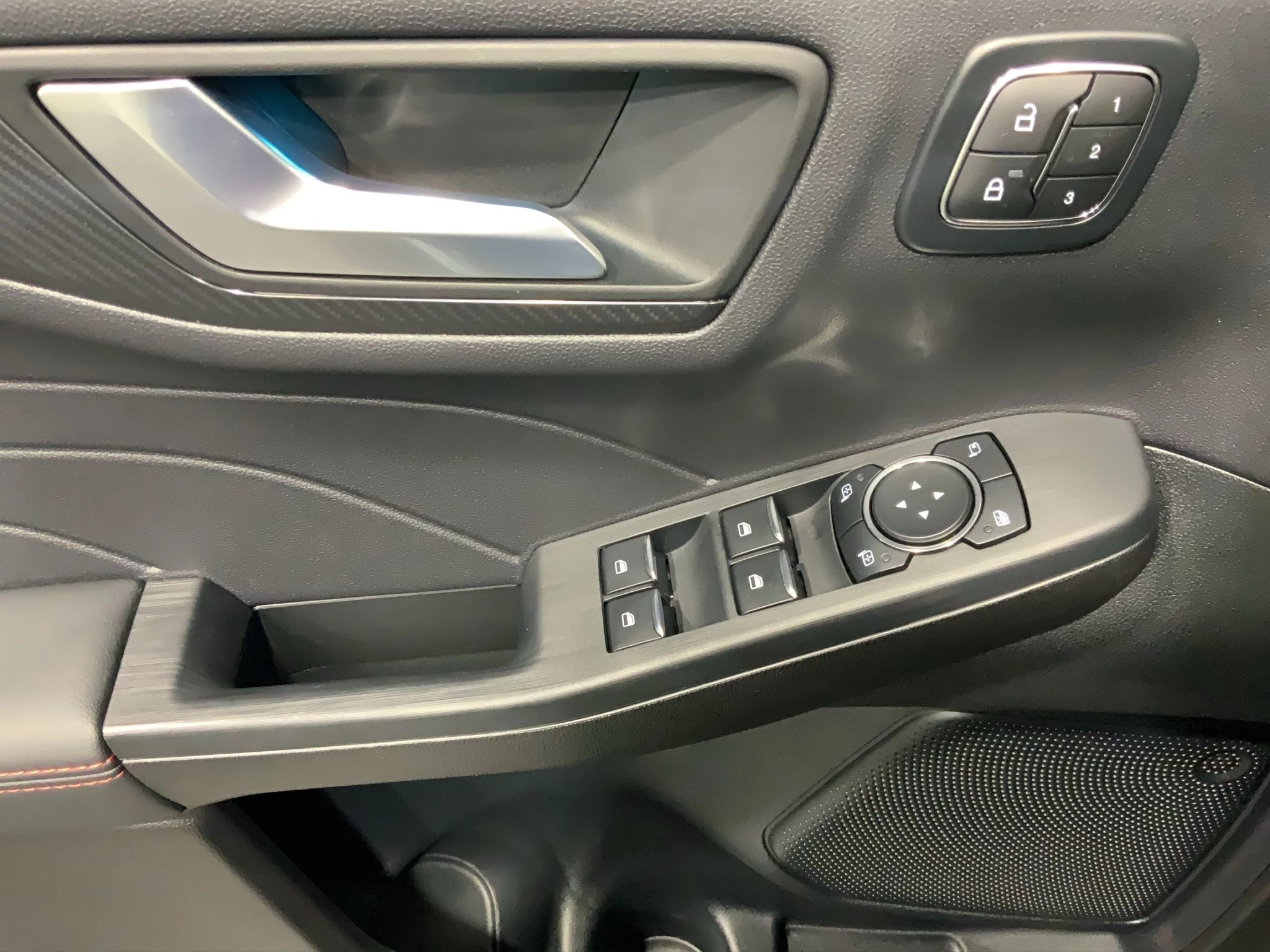 Ford Kuga ST-Line X Aut.*360GRAD*LED-MATRIX*NAVI*GRA*WINTER-PKT.