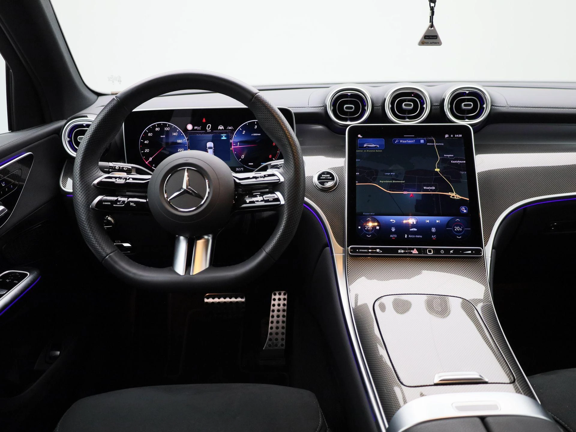 Mercedes-Benz-GLC-image-8