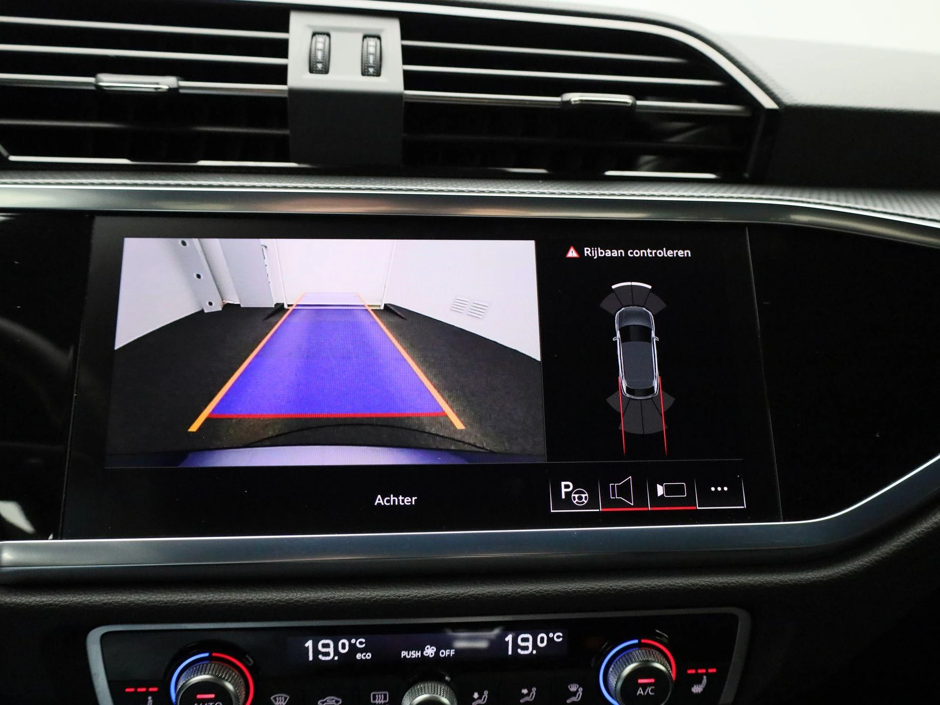 Audi-Q3-image-29