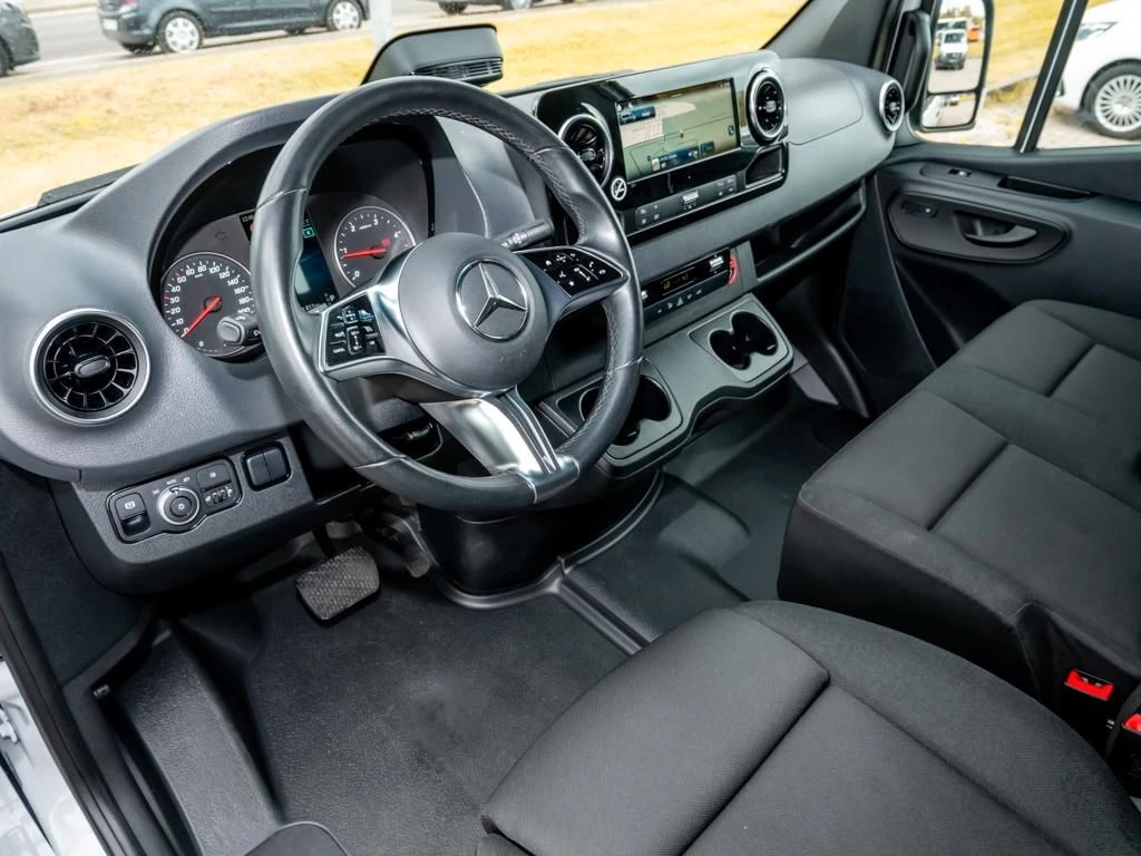 Mercedes-Benz-Sprinter 317-image-8