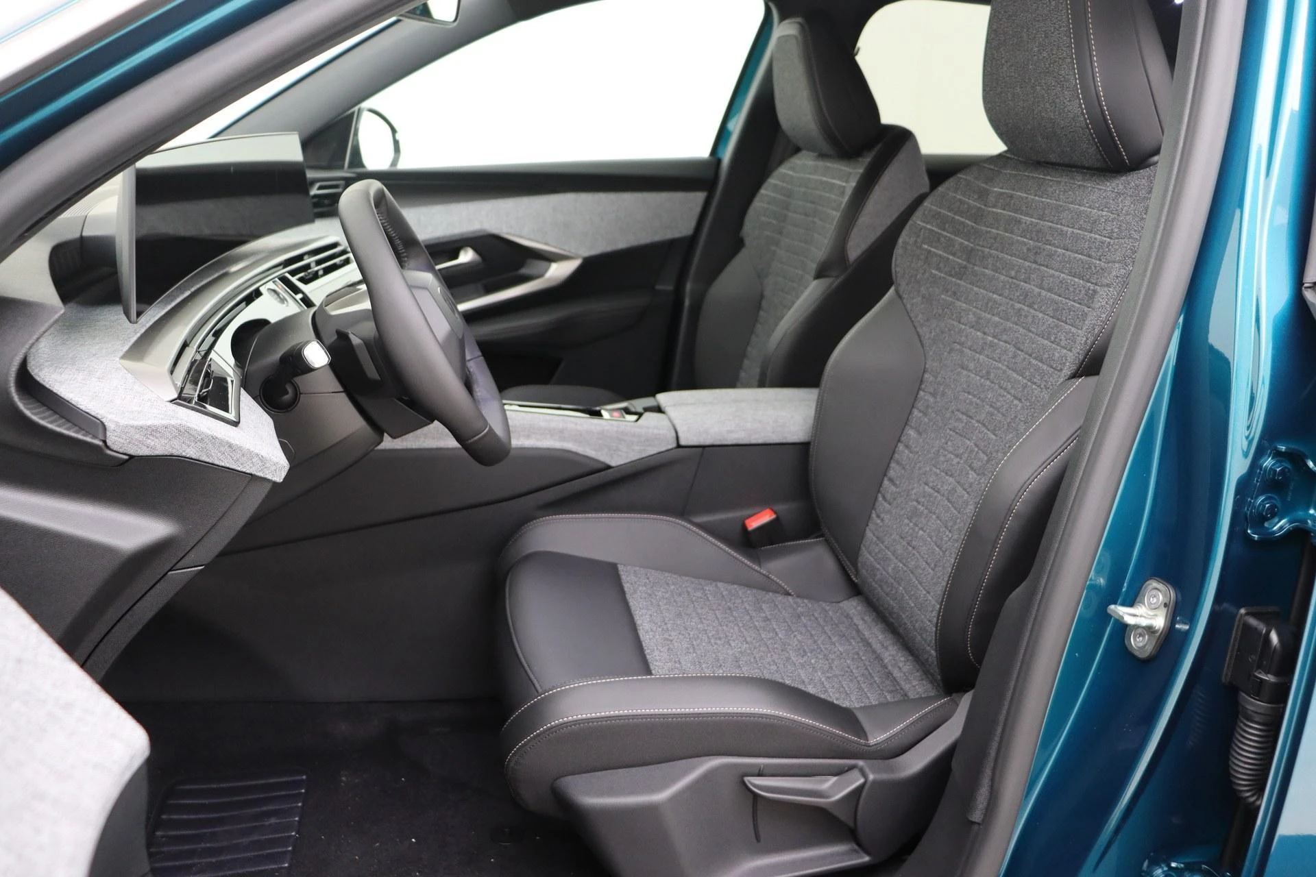 Peugeot-e-3008-image-5