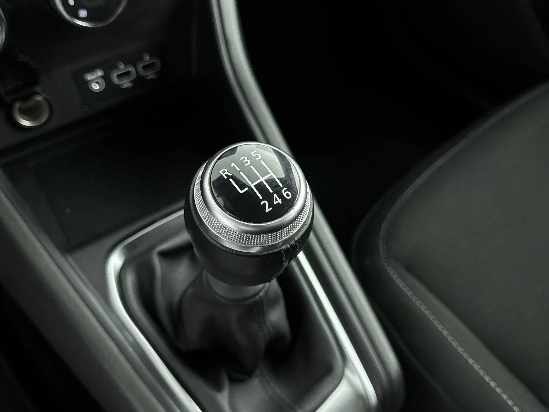 Renault-Captur-image-16