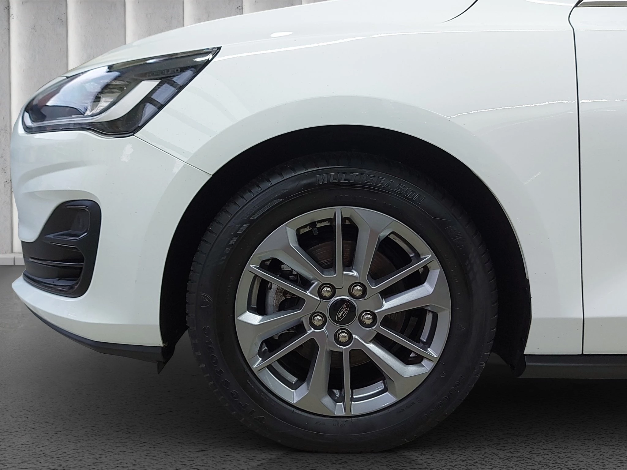 Ford Focus Titanium DESIGN Sondermodell 1.0 EcoBoost Hybrid 92kW Schräghecklimousine. 5-türig