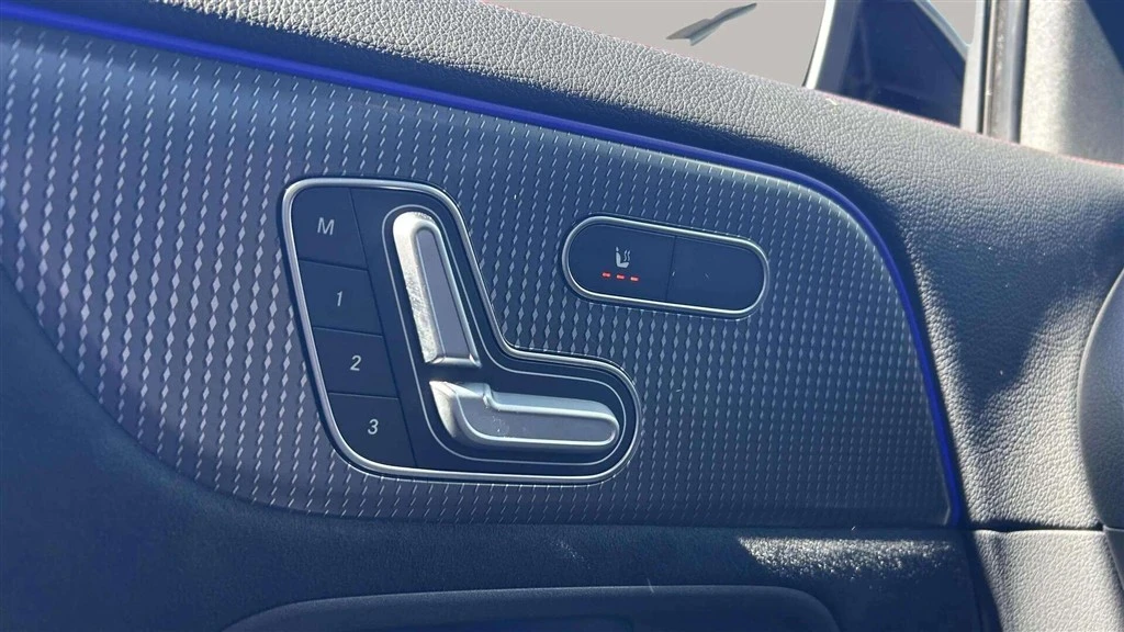 Mercedes-Benz-EQA-image-10