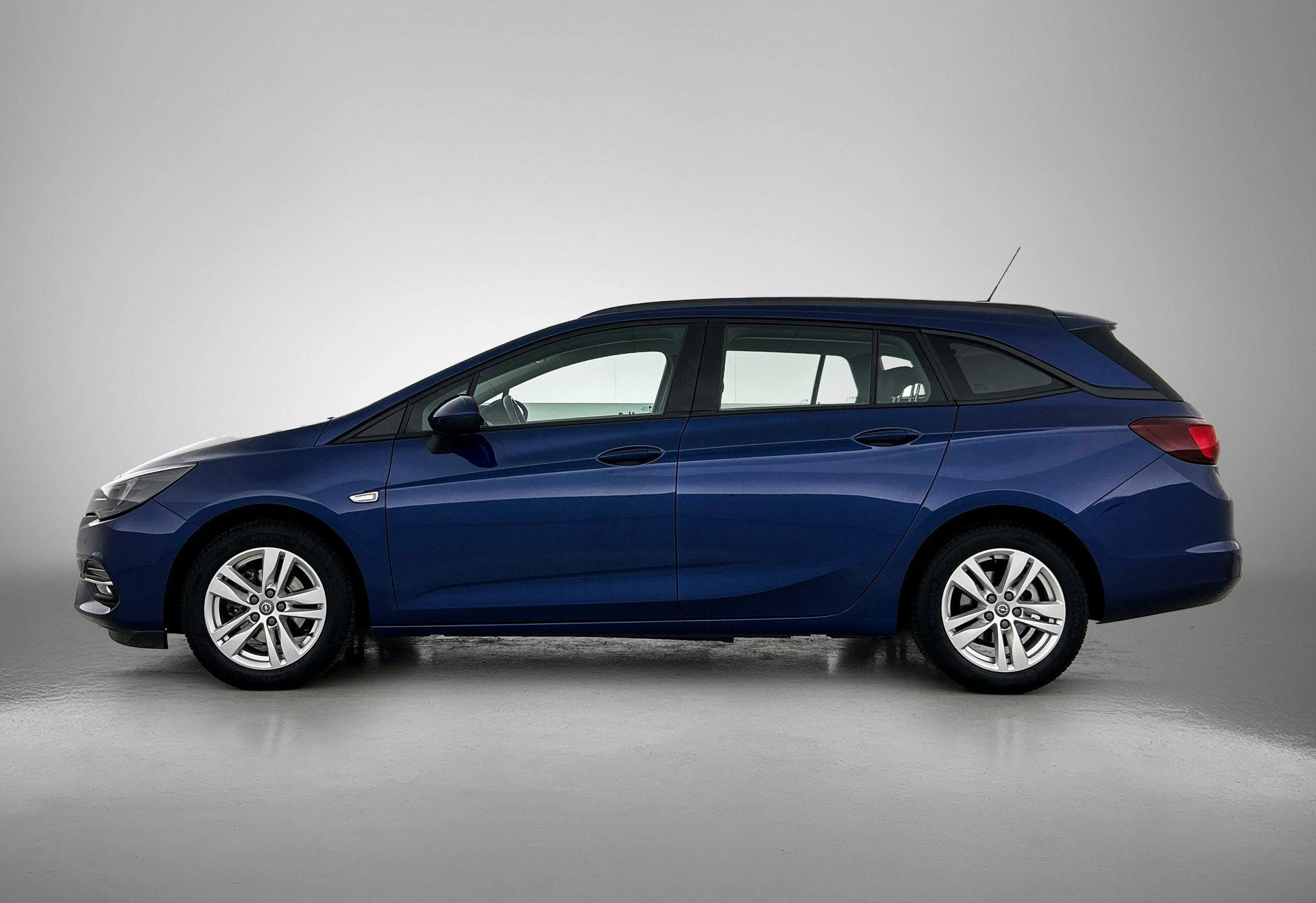 Opel Astra Sports Tourer 1.2 Business Edition