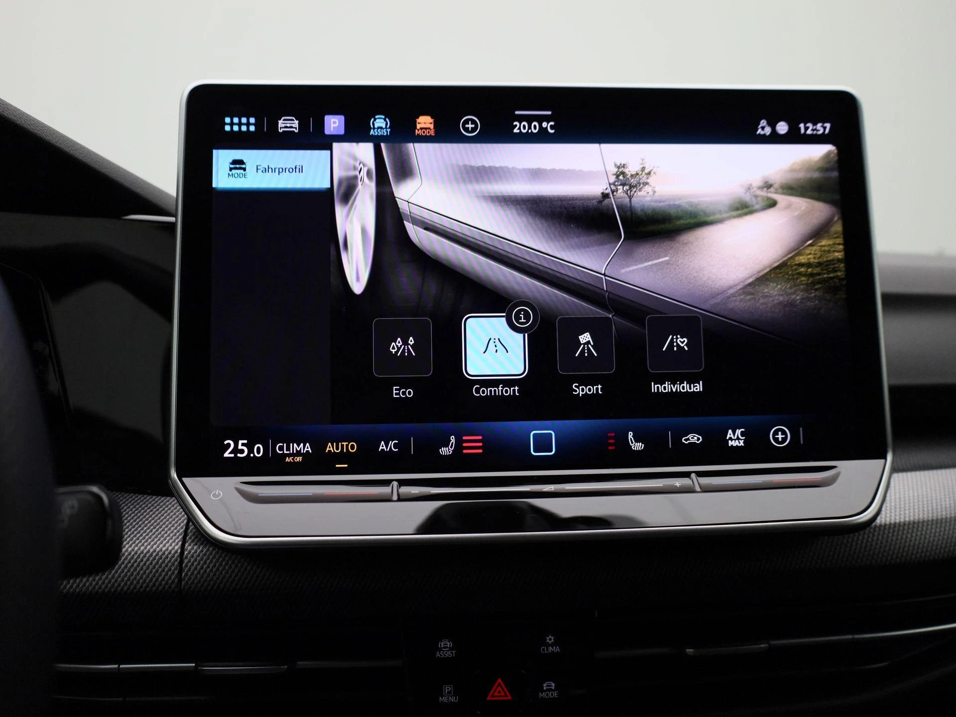 Volkswagen-Golf-image-27
