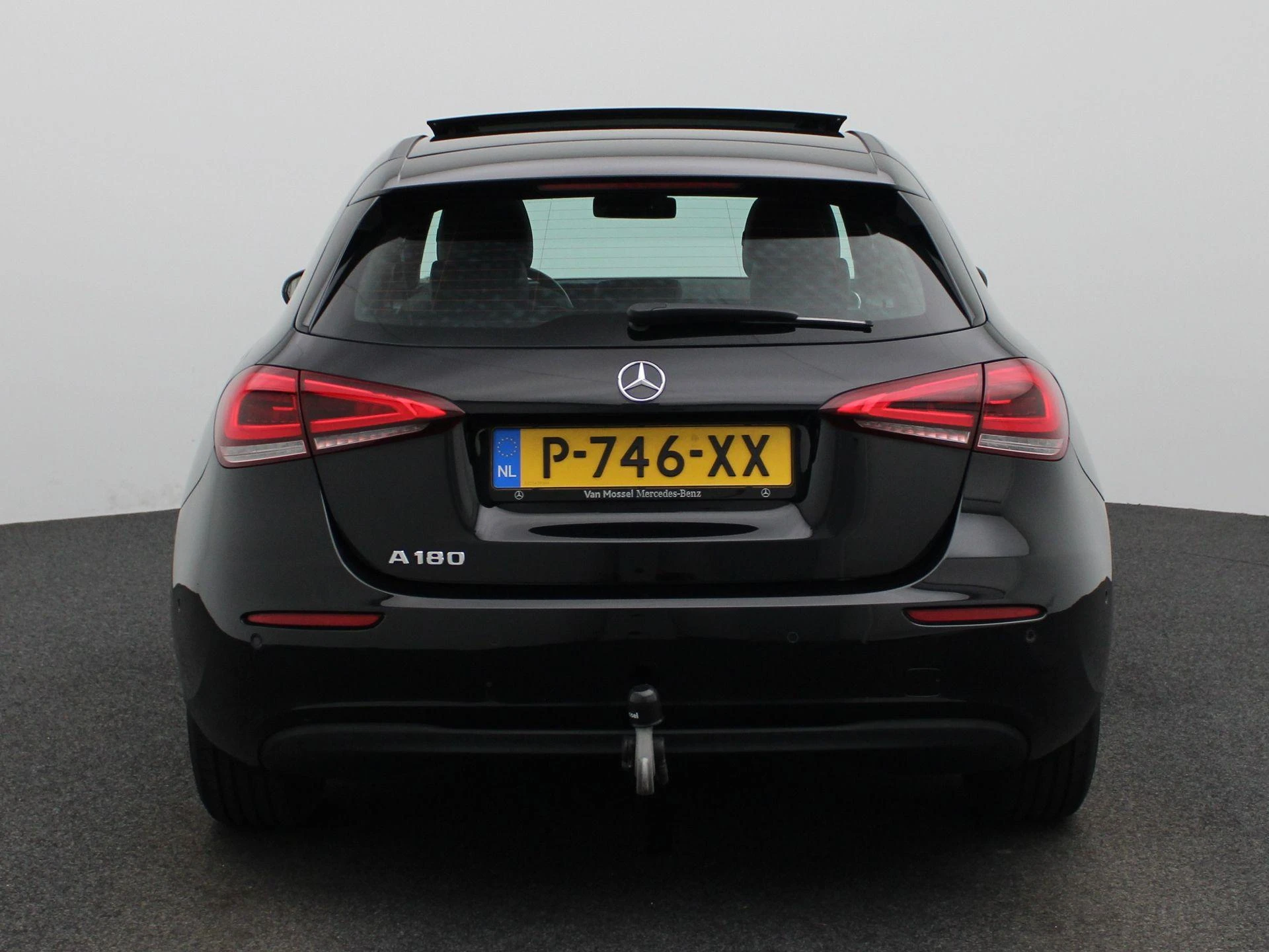 Mercedes-Benz-A-Klasse-image-4