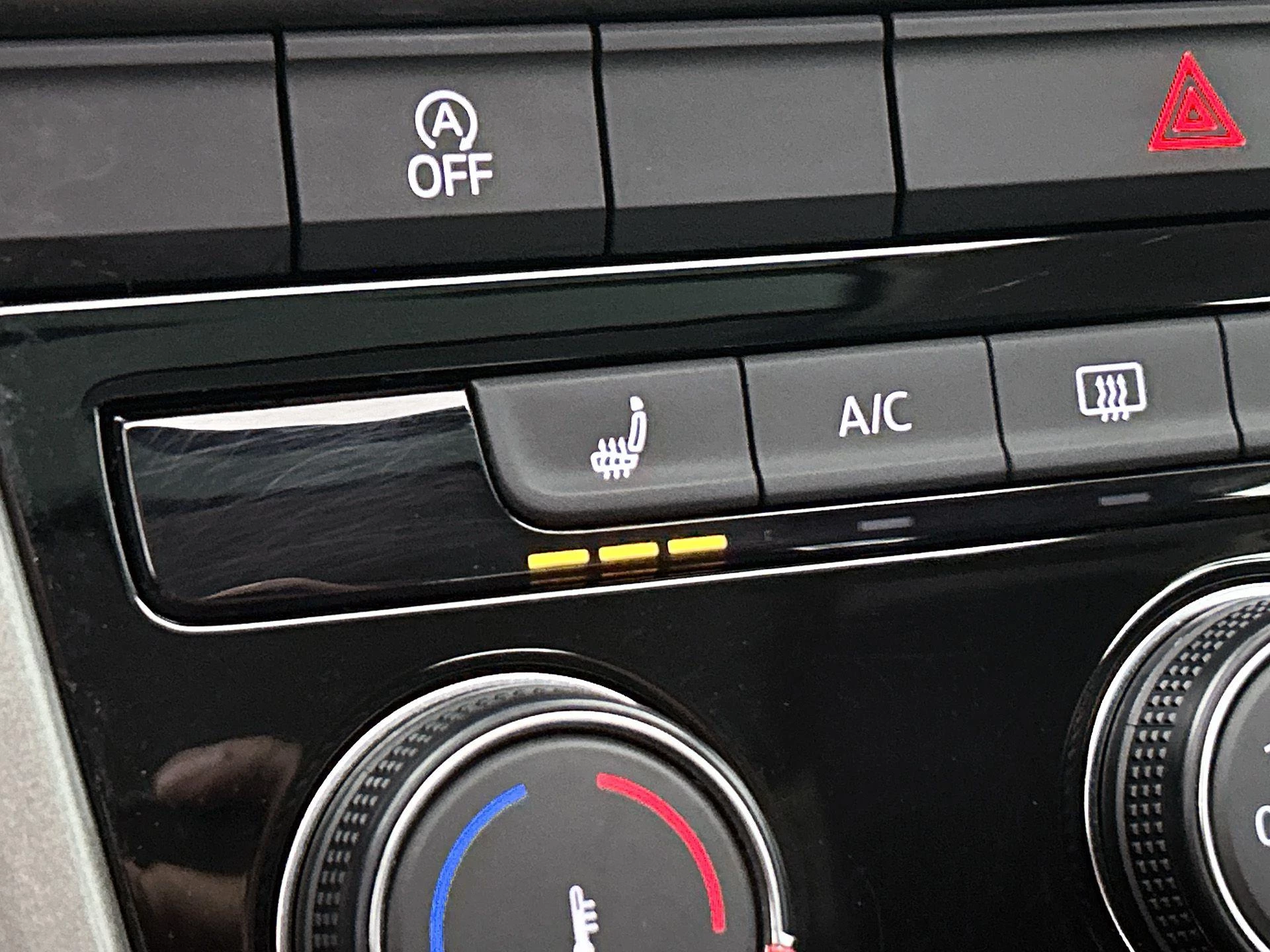 Volkswagen-T-Roc-image-8