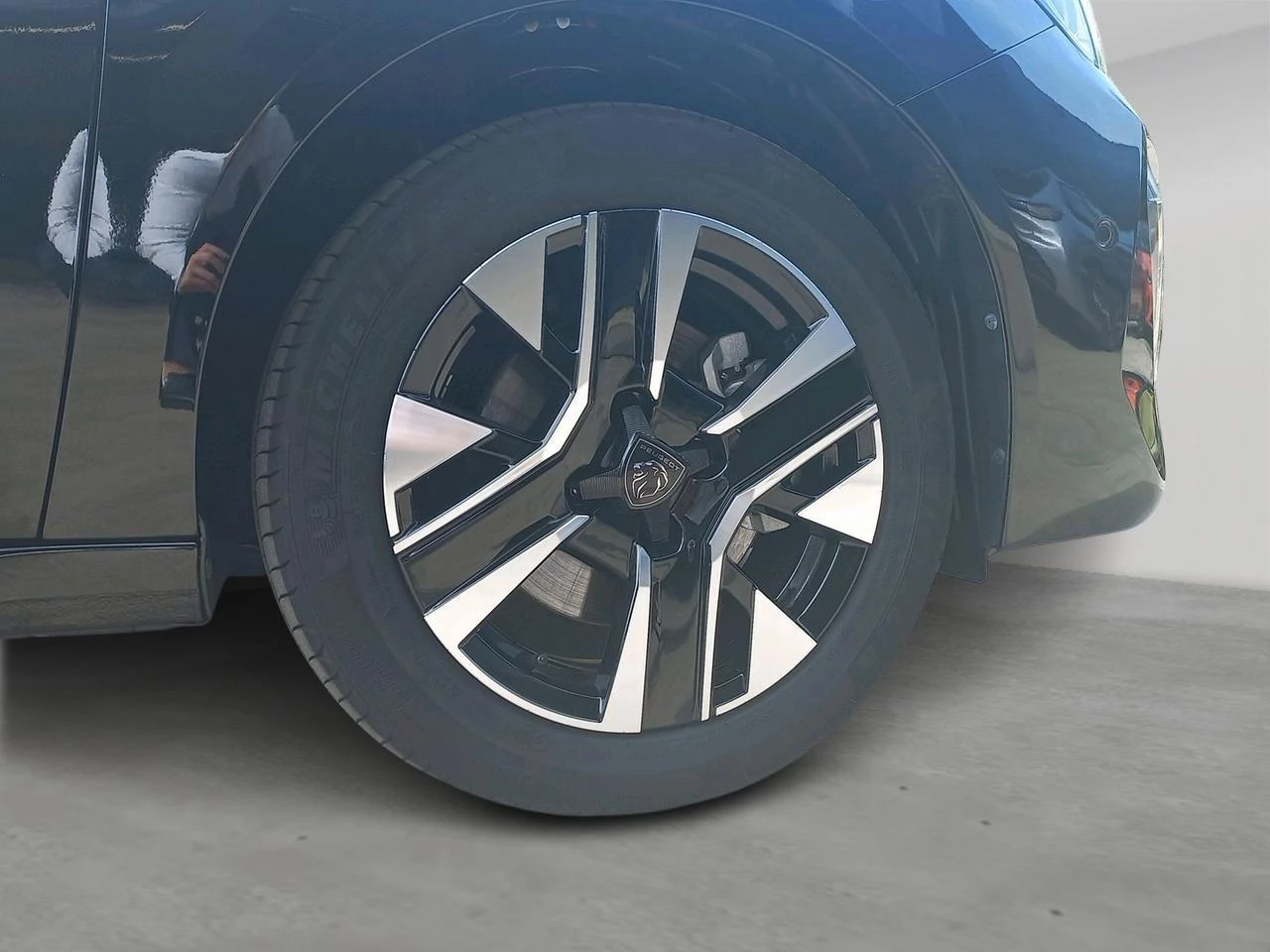 Peugeot 208 1.2 HYBRID 110 e-DSC6 Allure