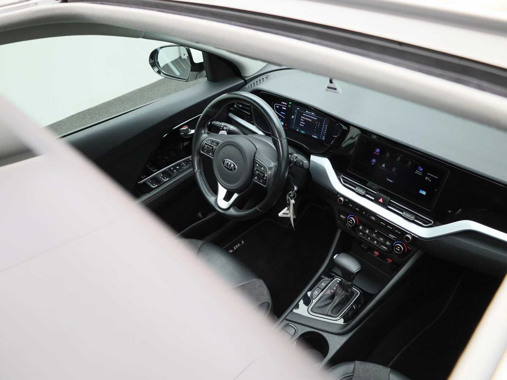 Kia-Niro-image-35