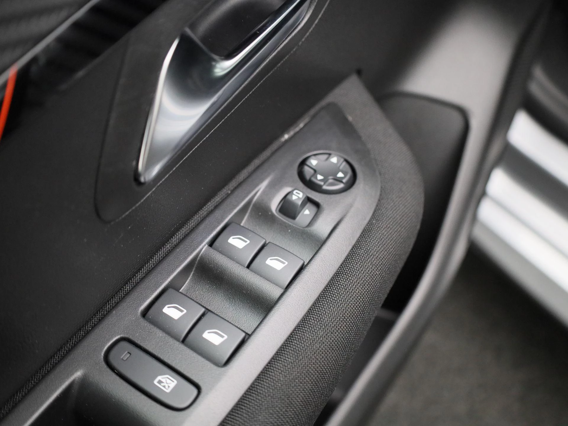 Peugeot-208-image-24