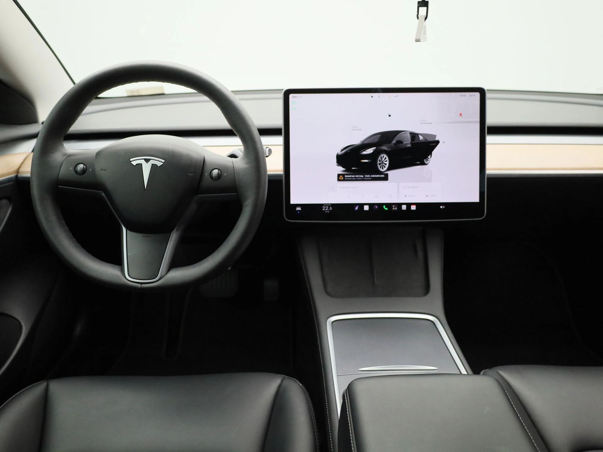 Tesla-Model 3-image-6