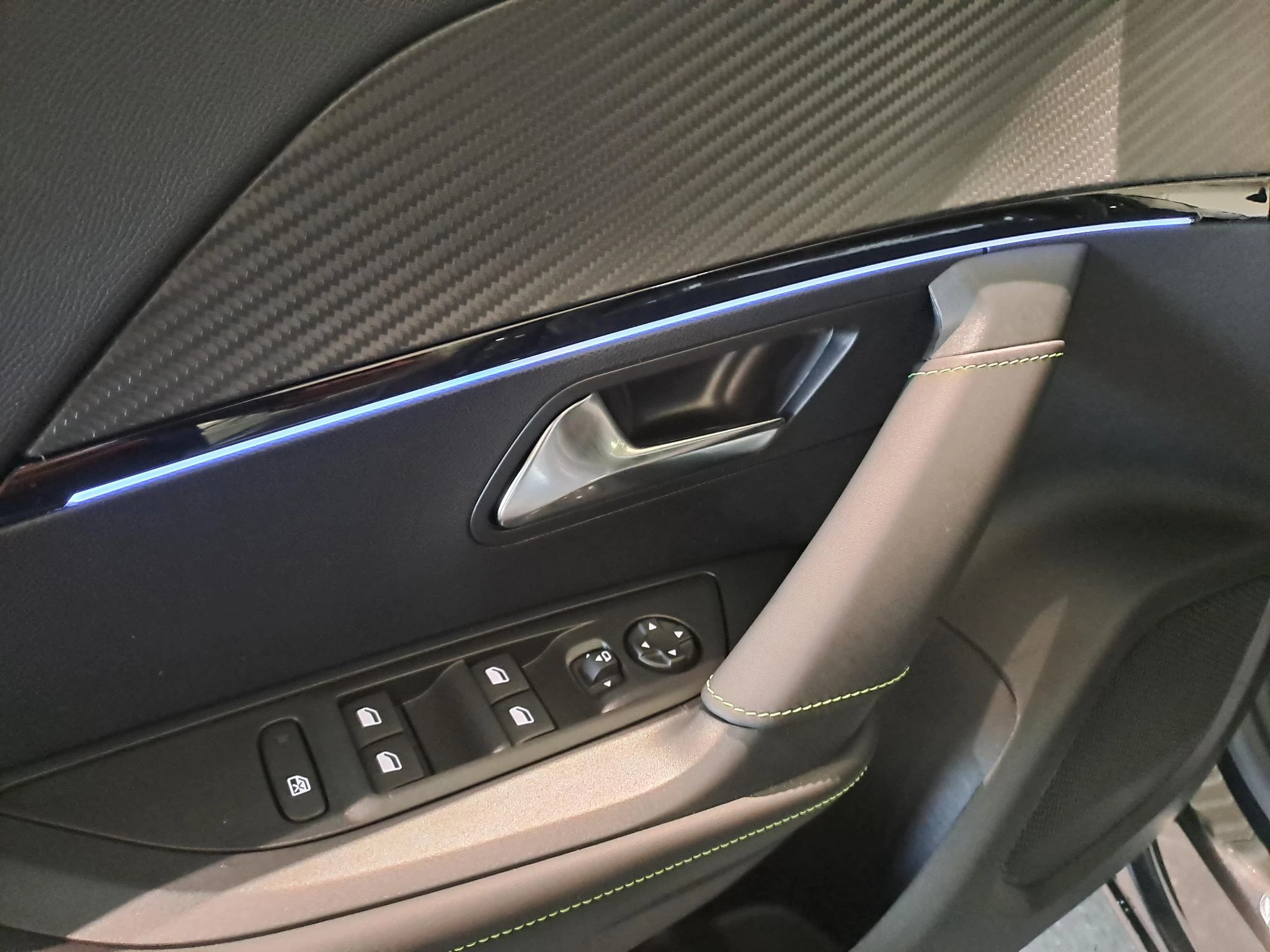 Peugeot-2008-image-16