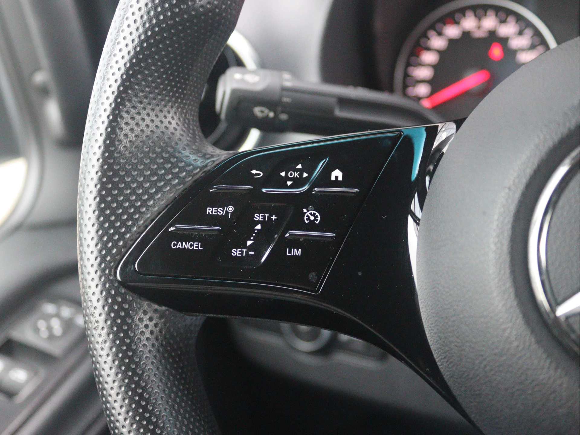 Mercedes-Benz-Sprinter-image-6