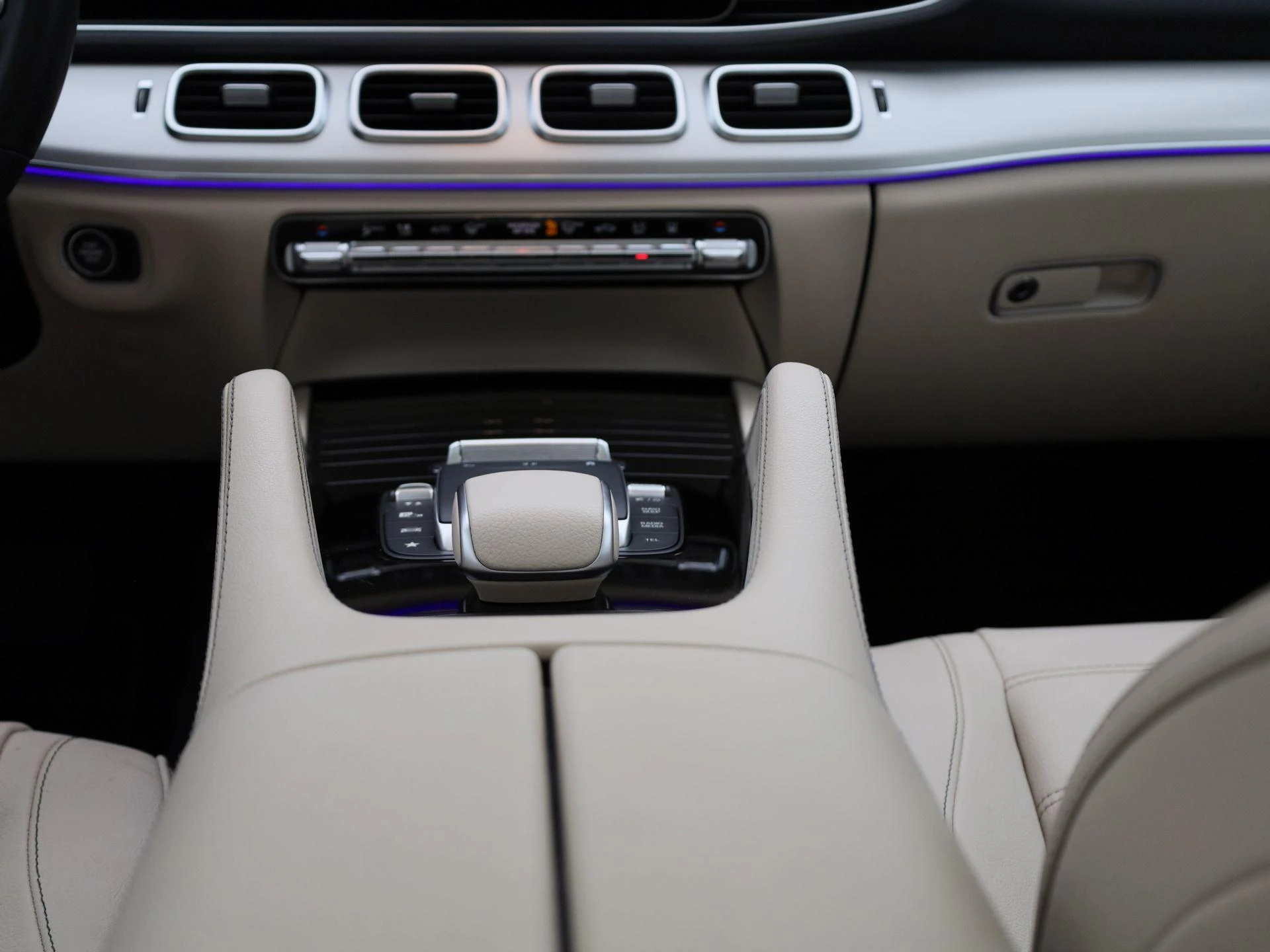 Mercedes-Benz-GLE-image-9
