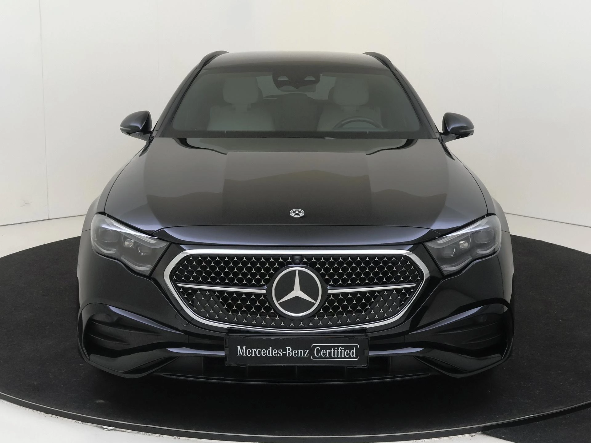 Mercedes-Benz-E-Klasse-image-5