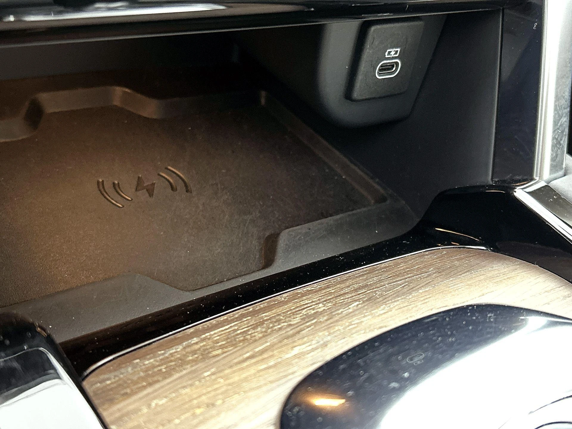 Land Rover-Discovery Sport-image-32
