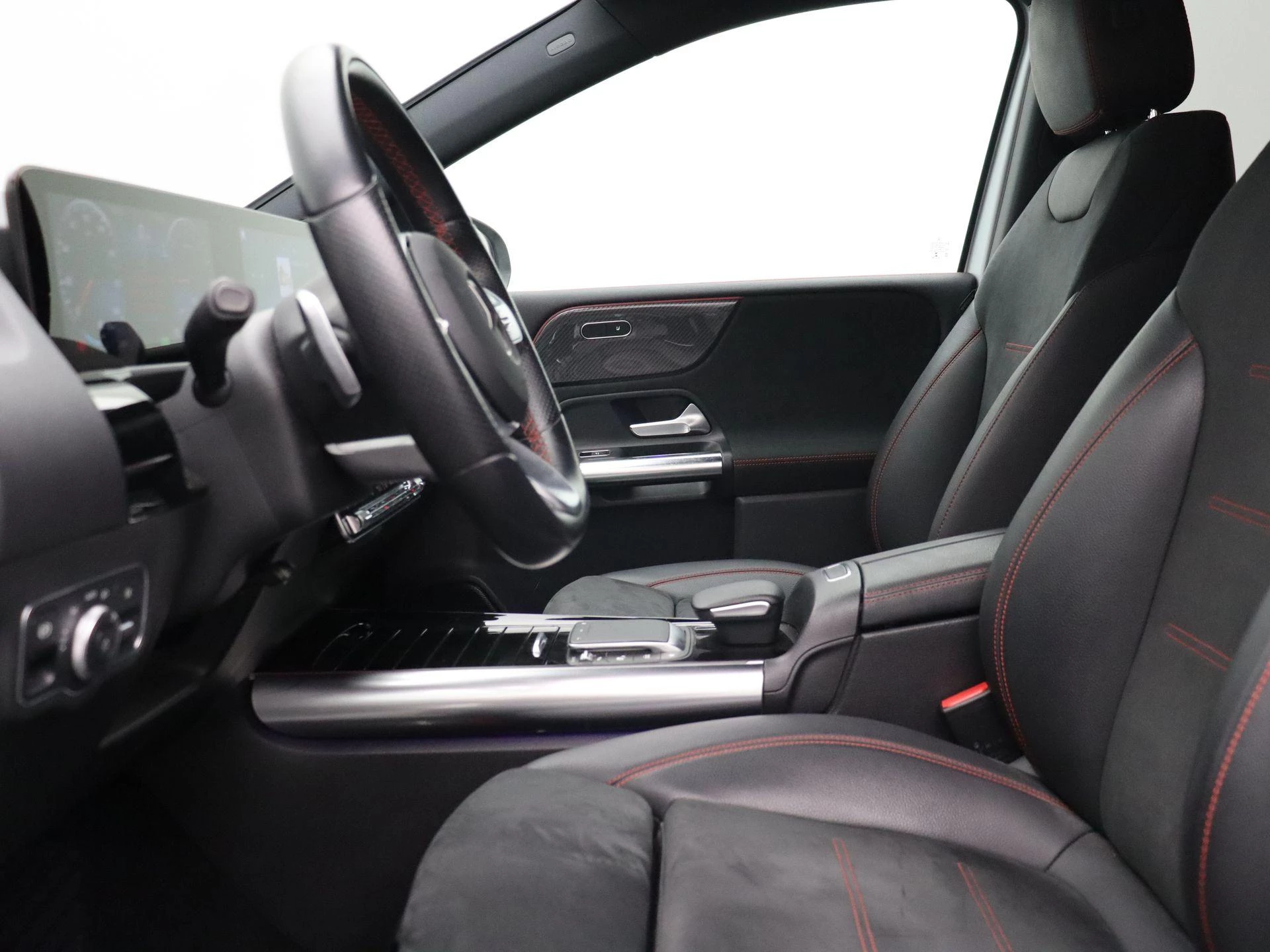 Mercedes-Benz B-Klasse 250 e + AMG LINE + LED + CAMERA +