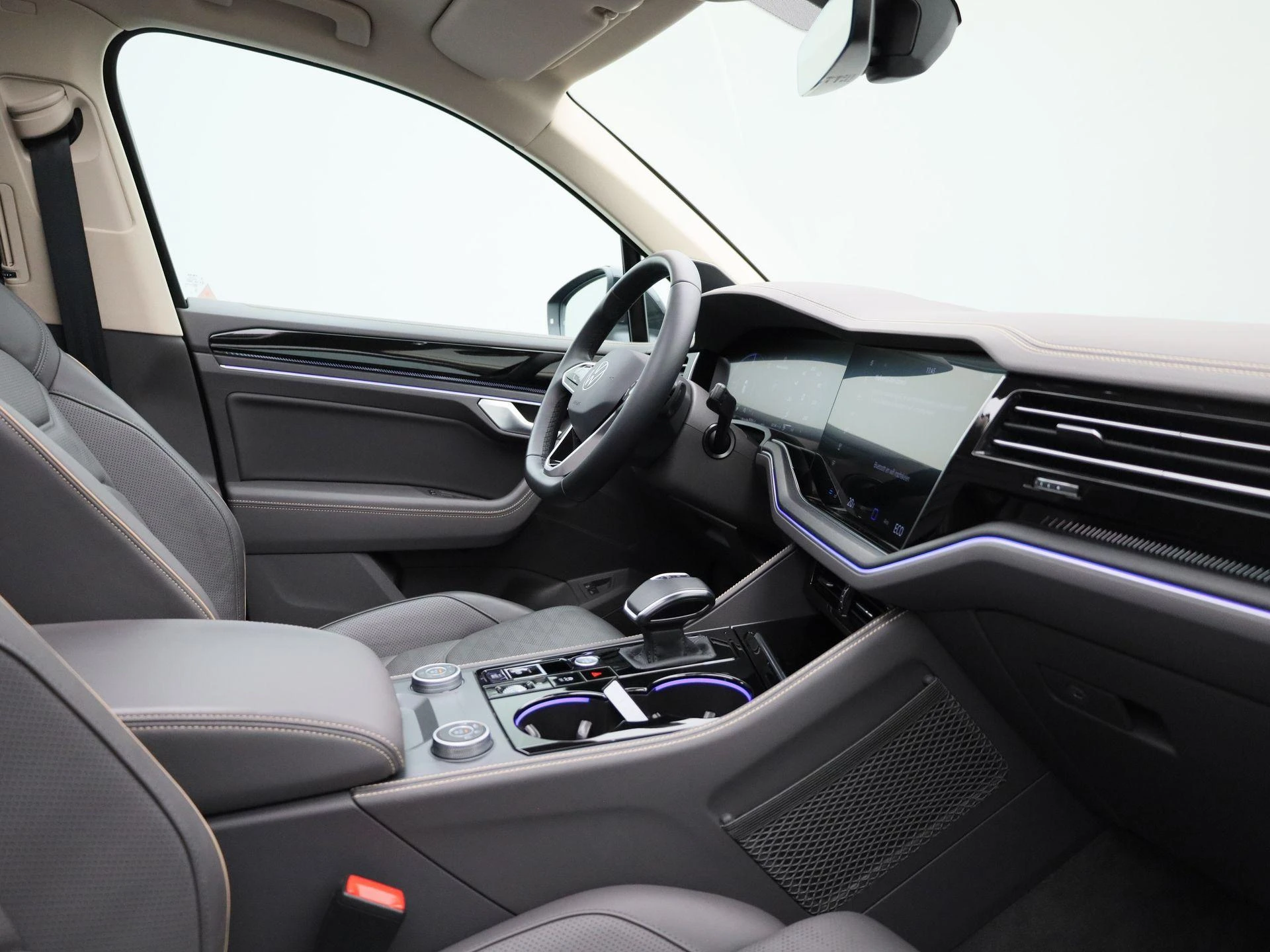 Volkswagen-Touareg-image-34