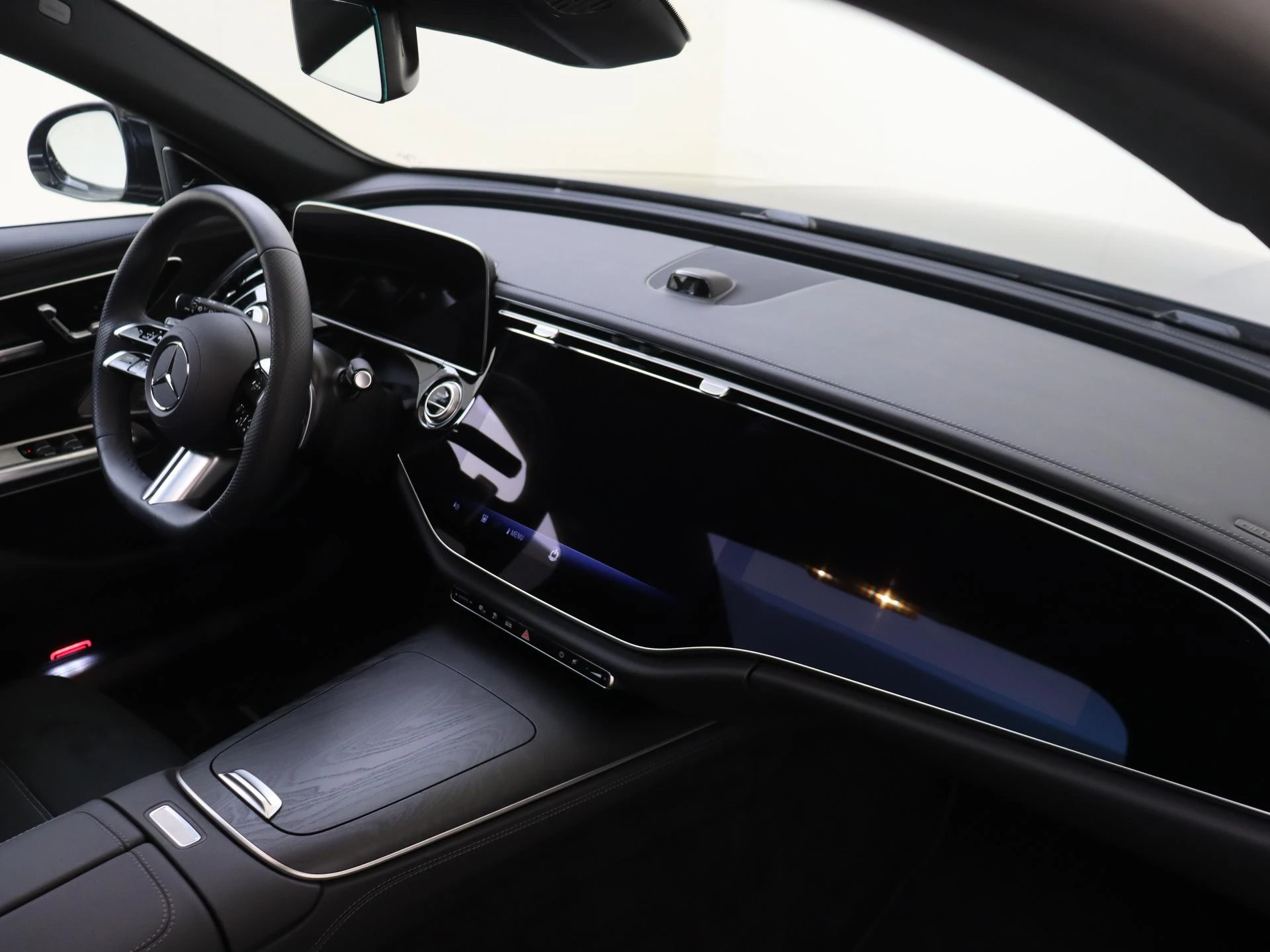 Mercedes-Benz-E-Klasse-image-4