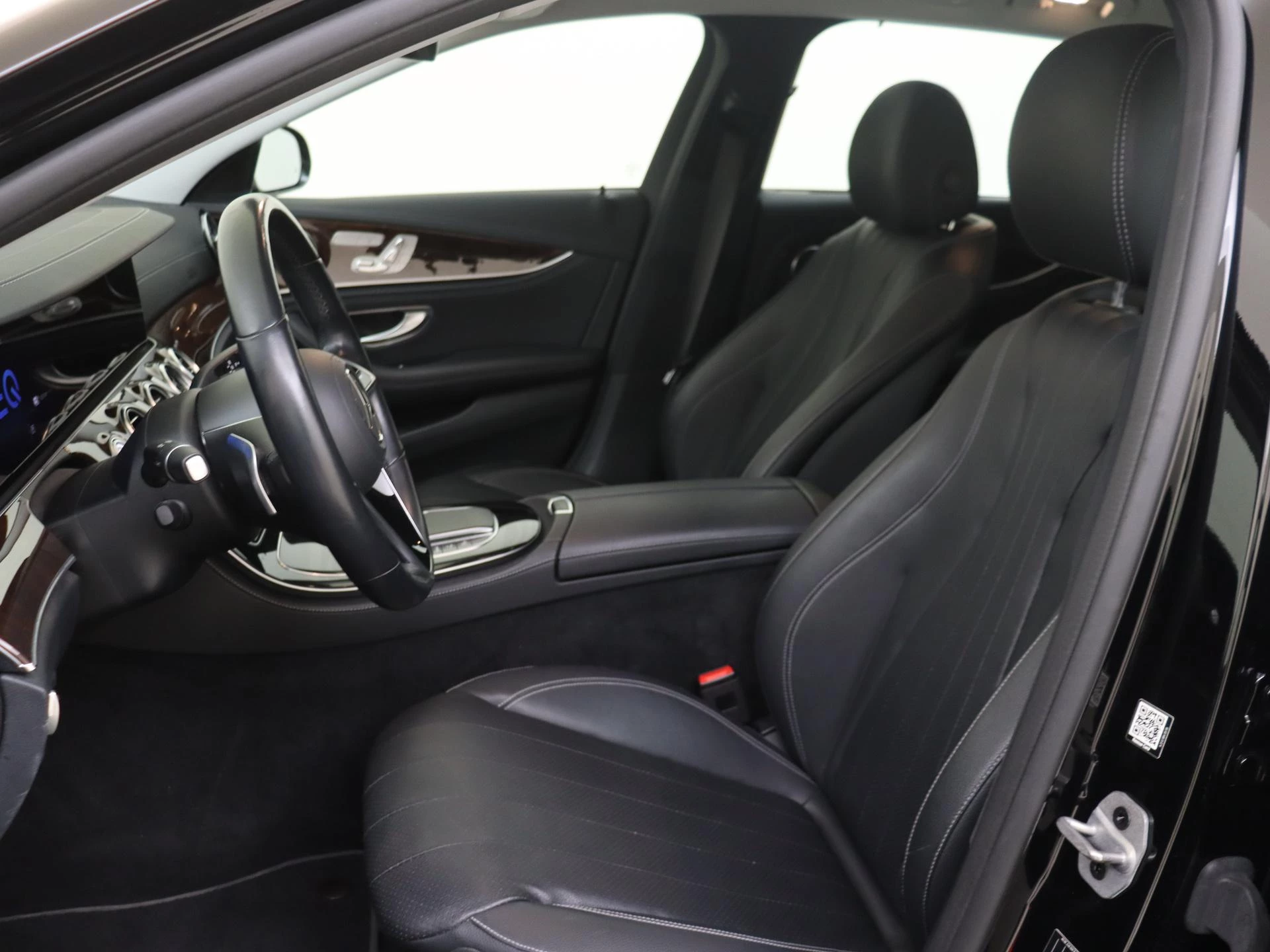 Mercedes-Benz-E-Klasse-image-10