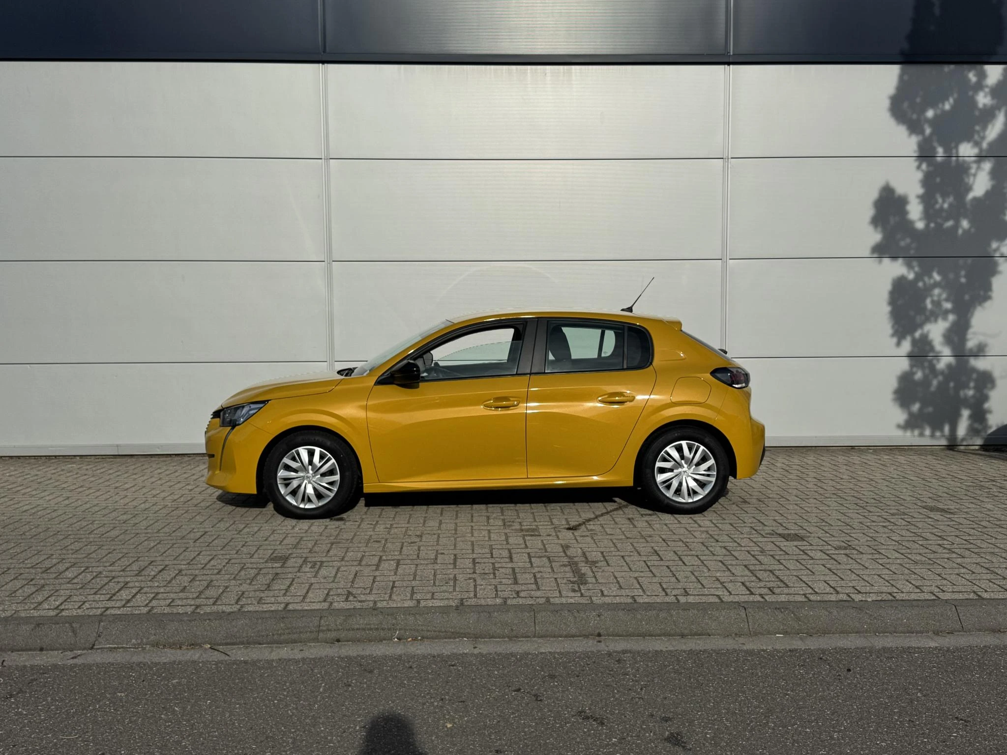 Peugeot-208-image-2