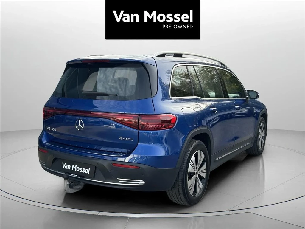Mercedes-Benz-EQB-image-4