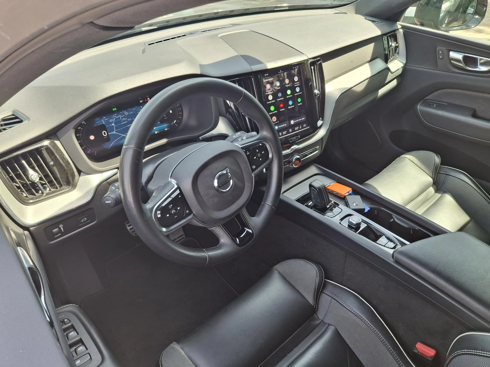 Volvo XC60 2.0 B4 R-Design