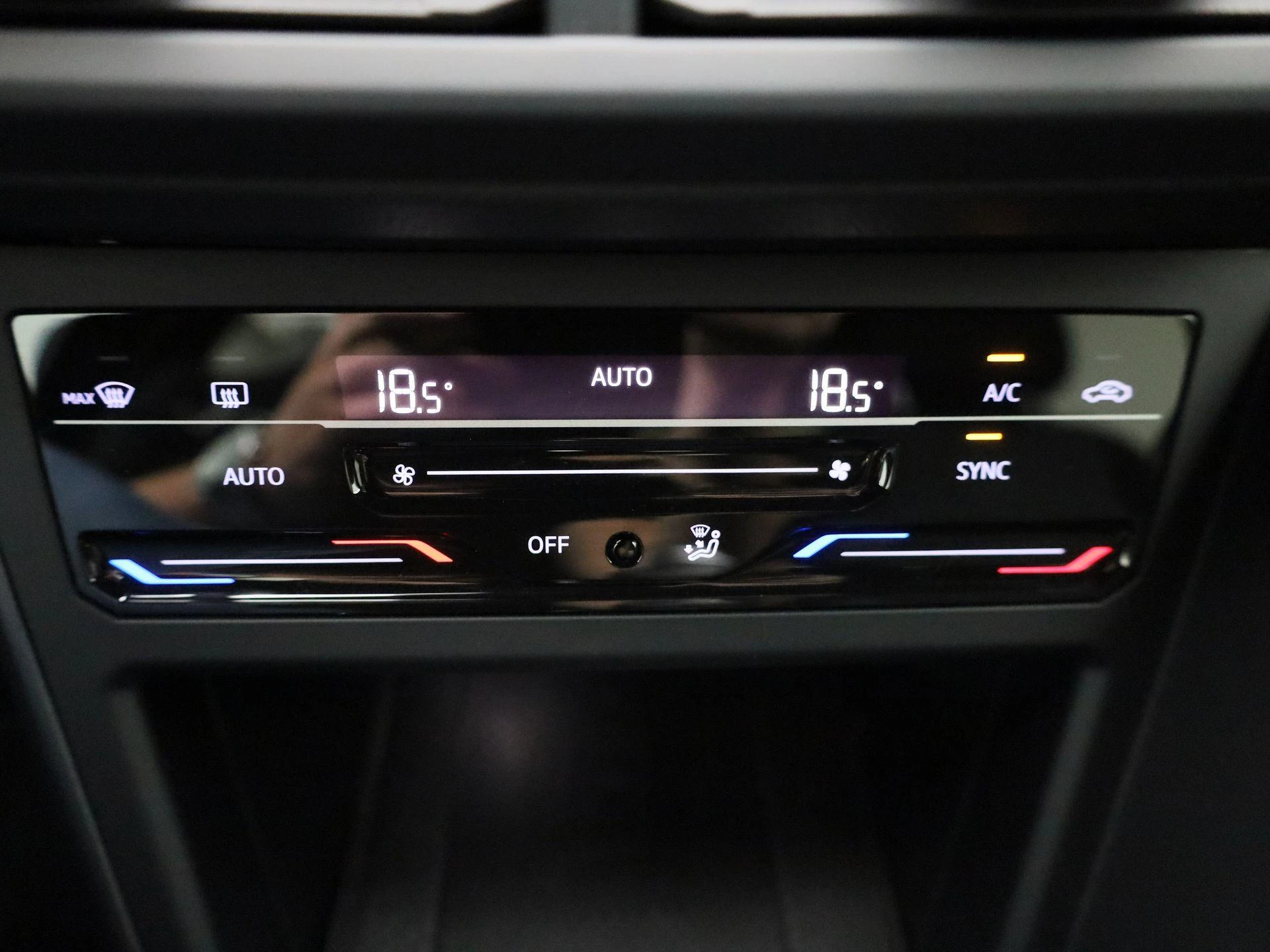 Volkswagen-Polo-image-25