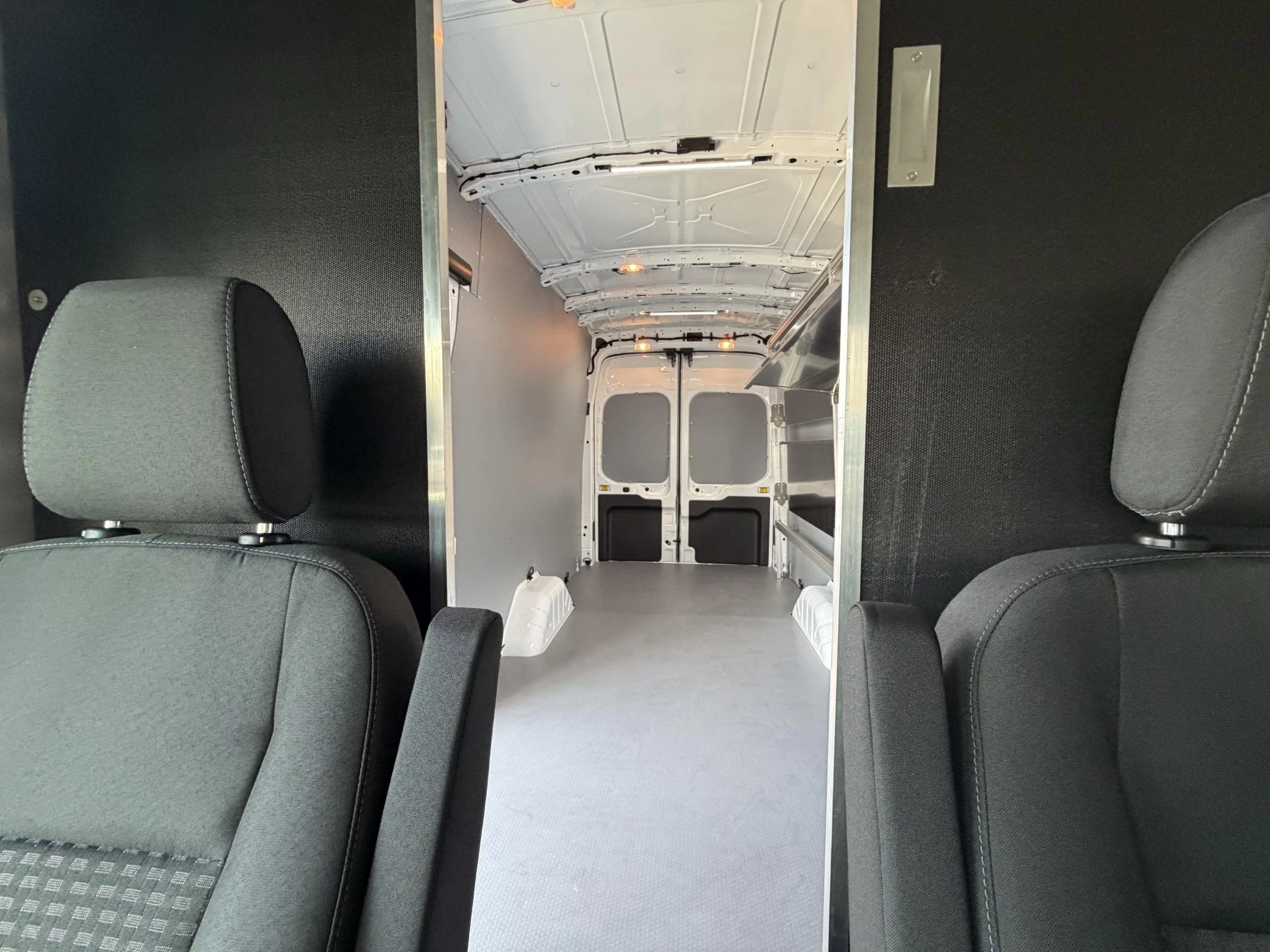 Ford-E-Transit-image-21