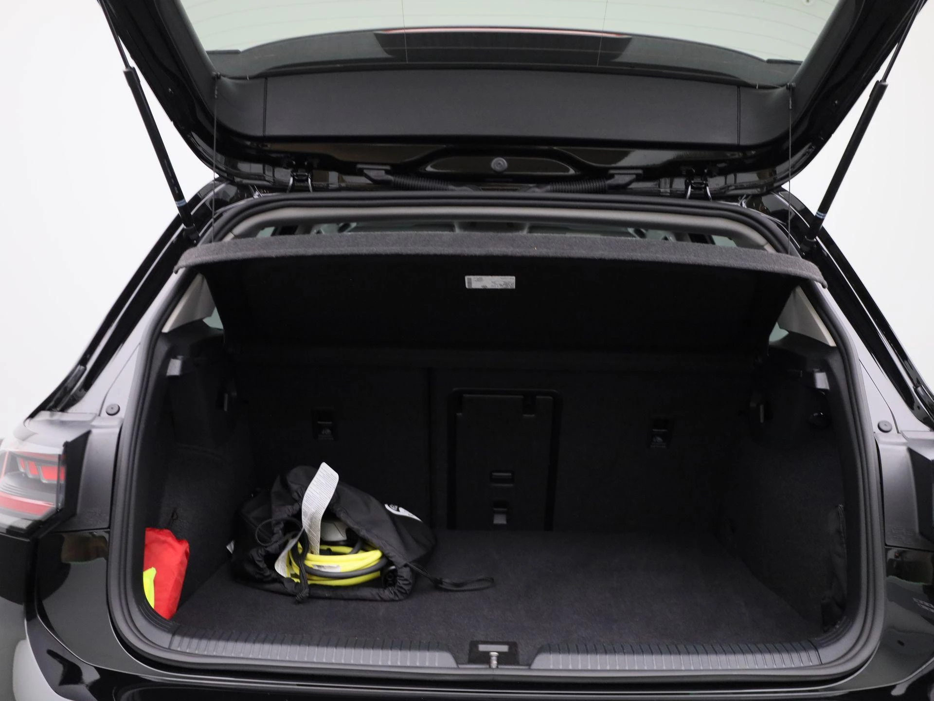 Volkswagen-Golf-image-13