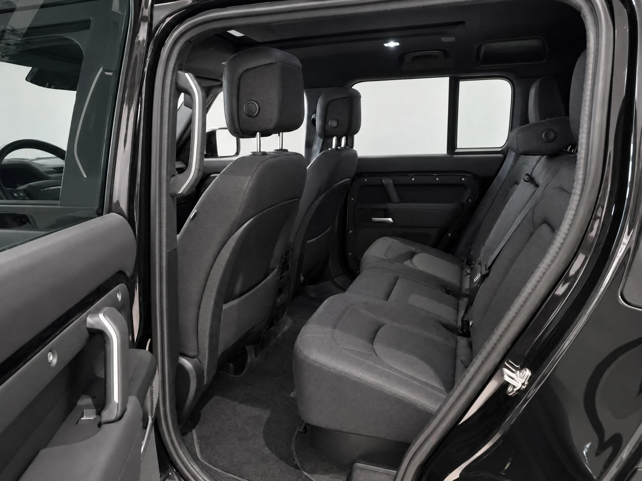 Land Rover-Defender-image-11
