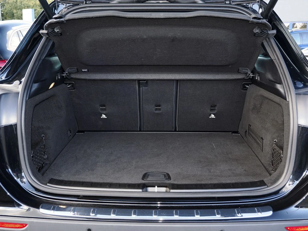 Mercedes-Benz-GLA 200 d-image-14