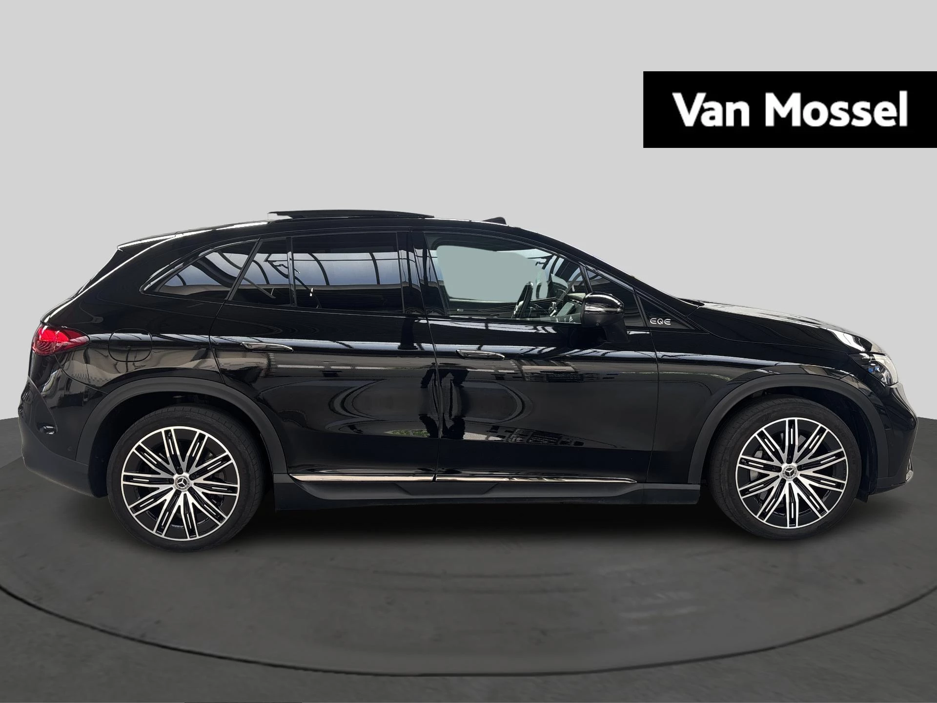 Mercedes-Benz EQE SUV 300 AMG LINE + BURMESTER + PANO DAK + TREKHAAK + DIGITAL LIGHT