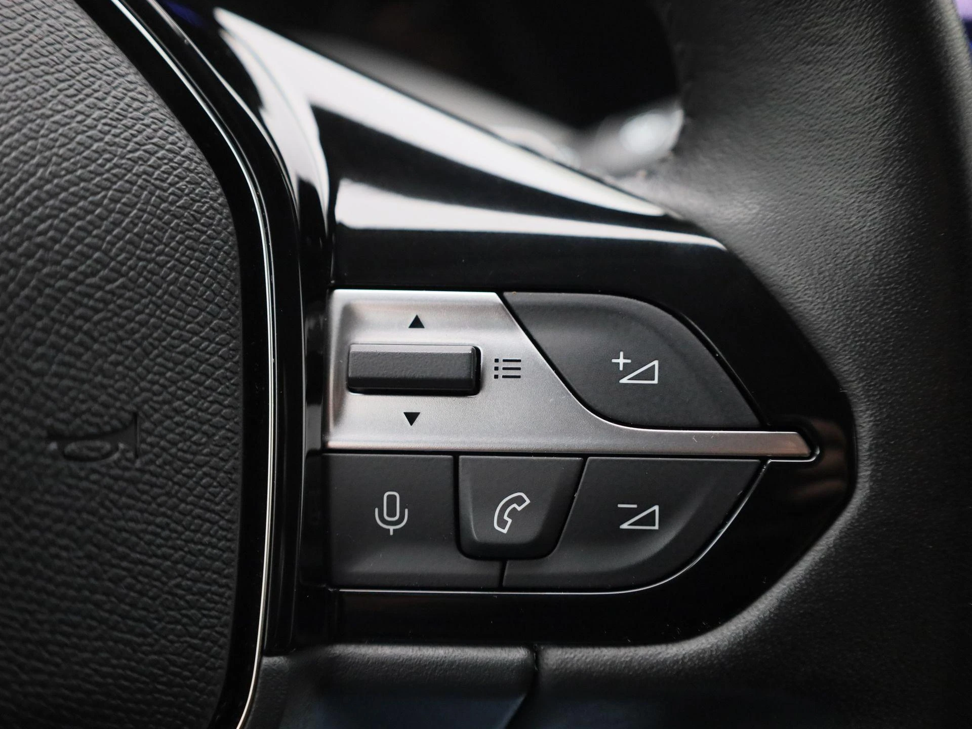 Peugeot-308-image-23