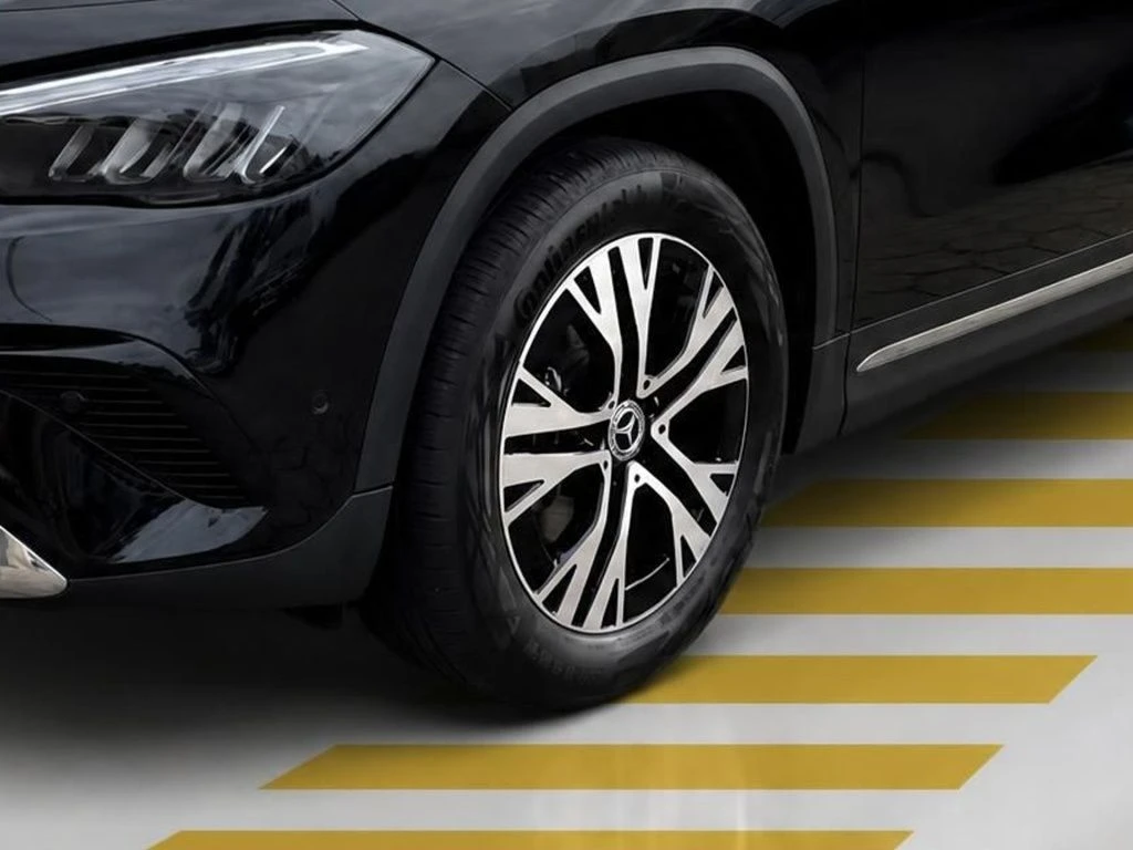 Mercedes-Benz-GLA 200-image-5