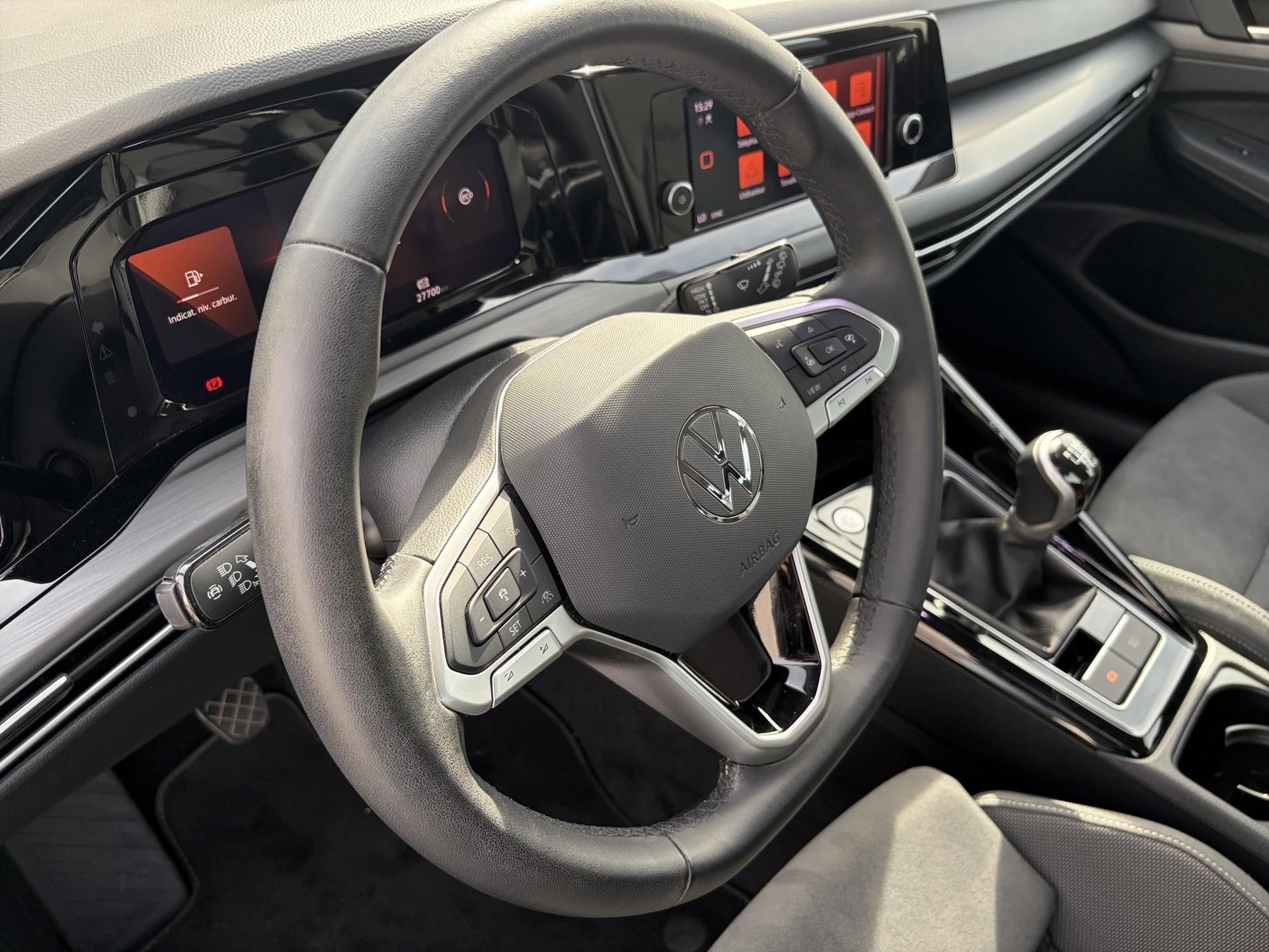 Volkswagen-Golf-image-7
