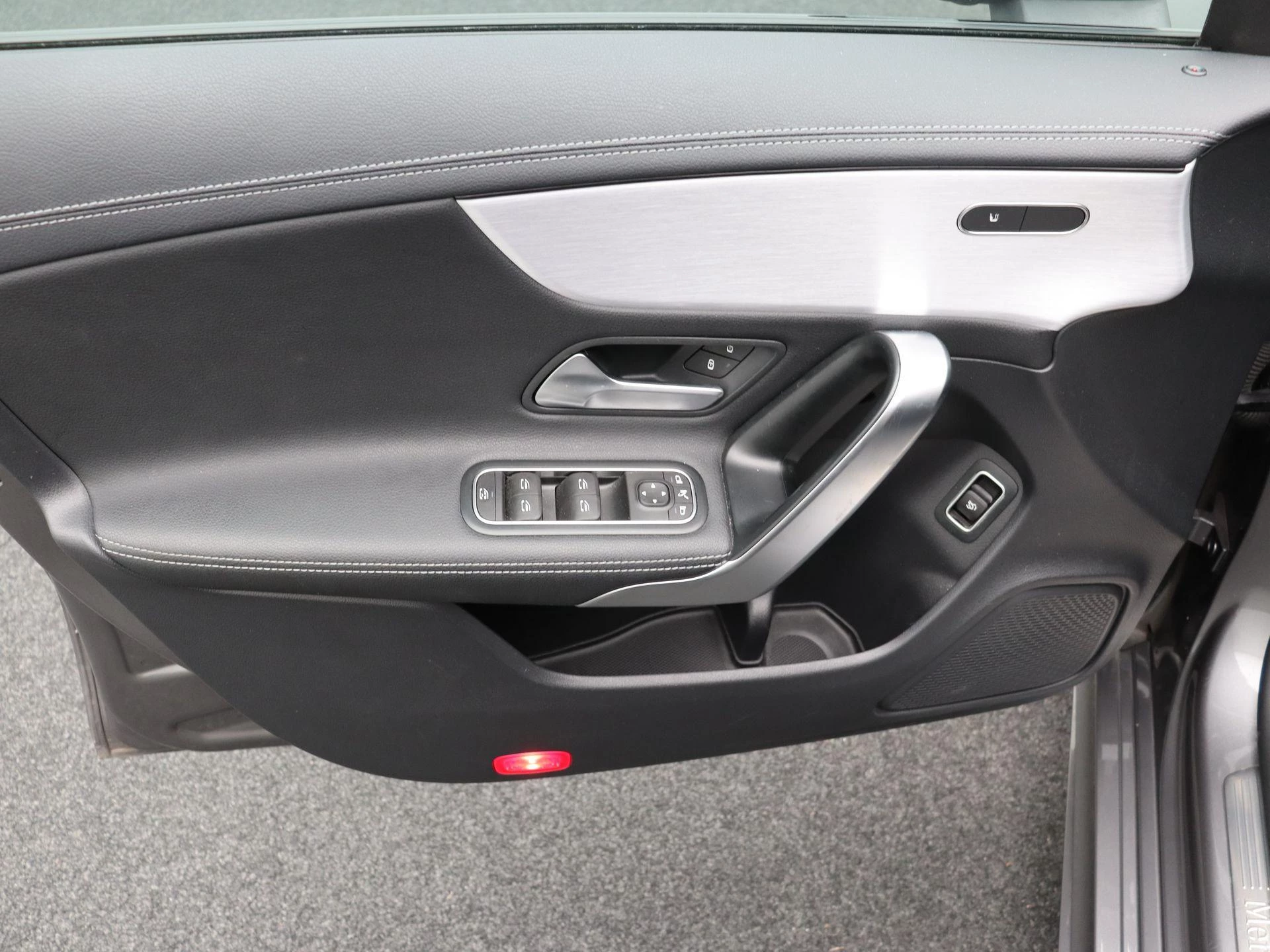 Mercedes-Benz CLA 180 AMG LINE + LEDER + NIGHTPAKKET + CAMERA + LED +