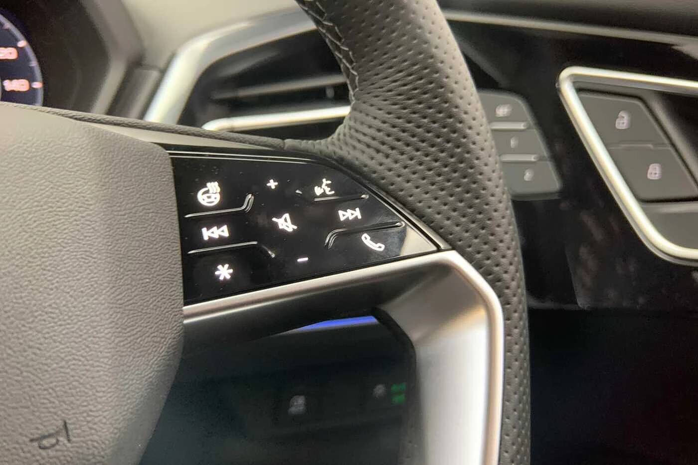 Audi-Q4 e-tron-image-25