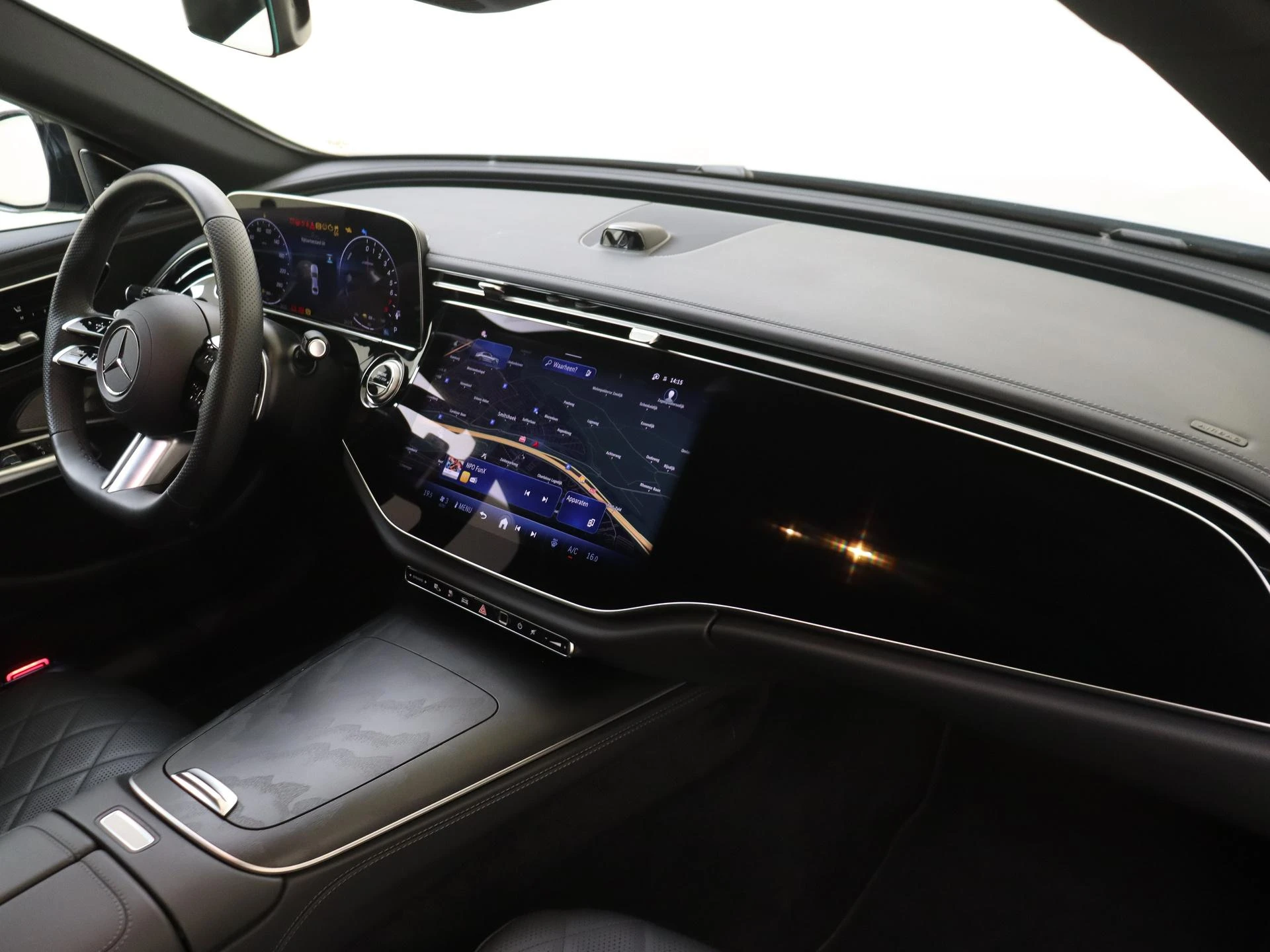 Mercedes-Benz-E-Klasse-image-4