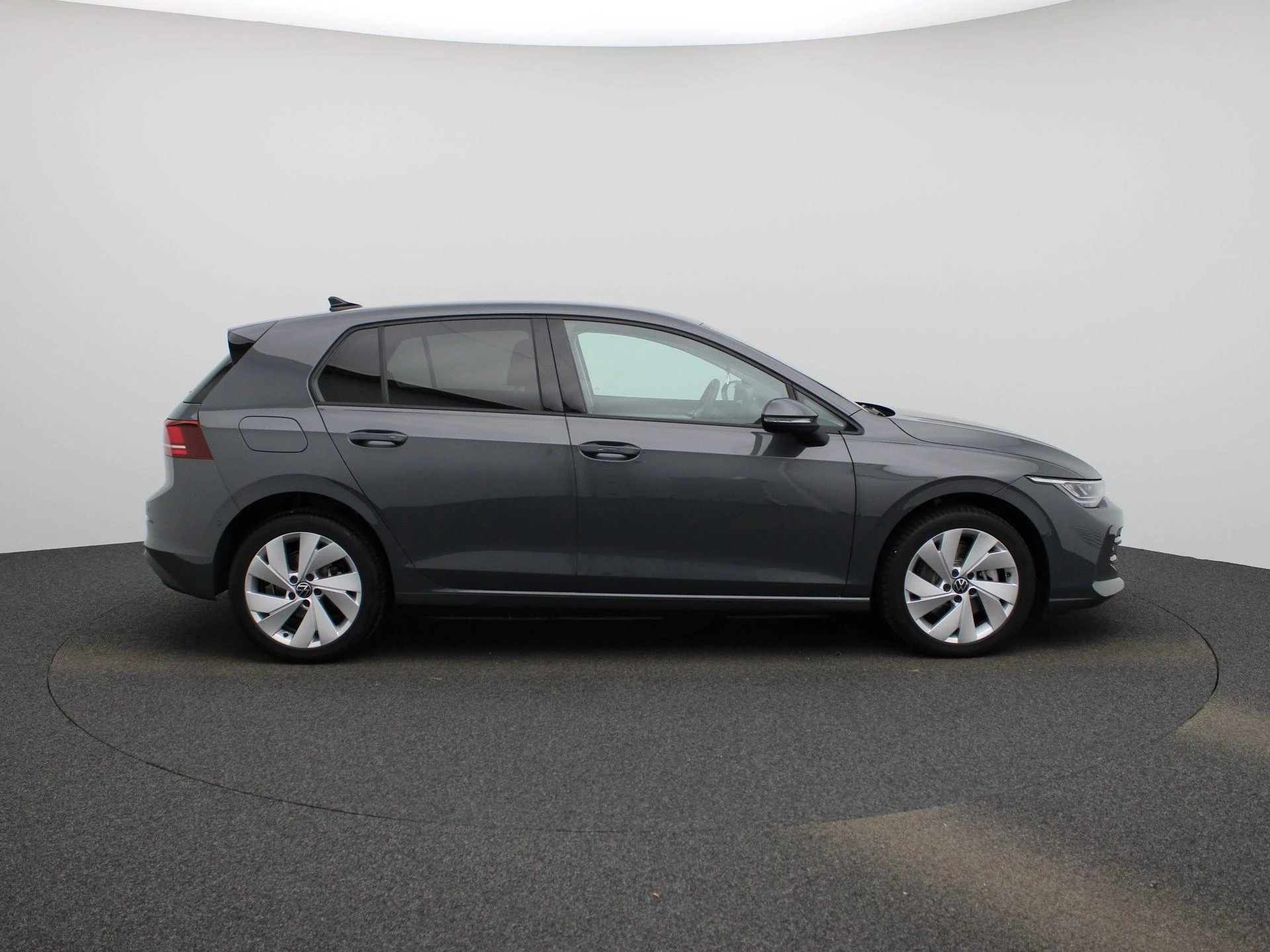 Volkswagen-Golf-image-5