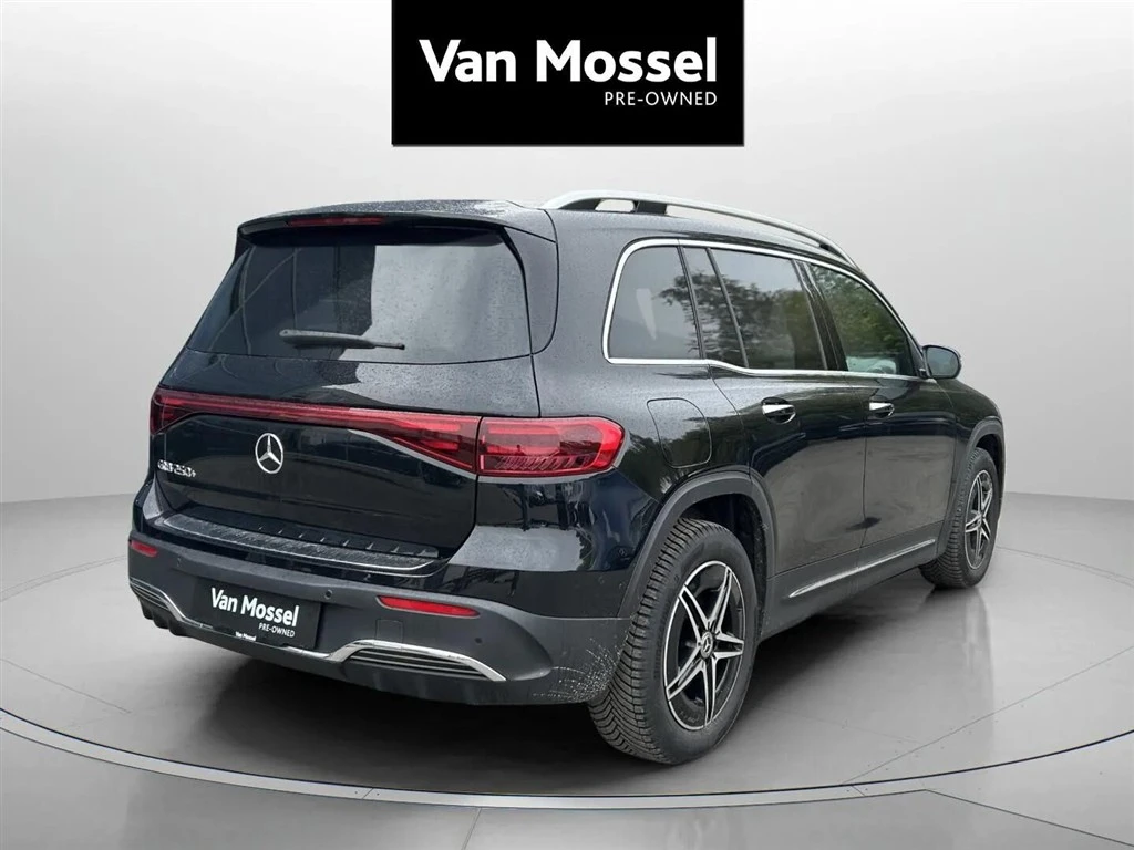 Mercedes-Benz-EQB-image-4