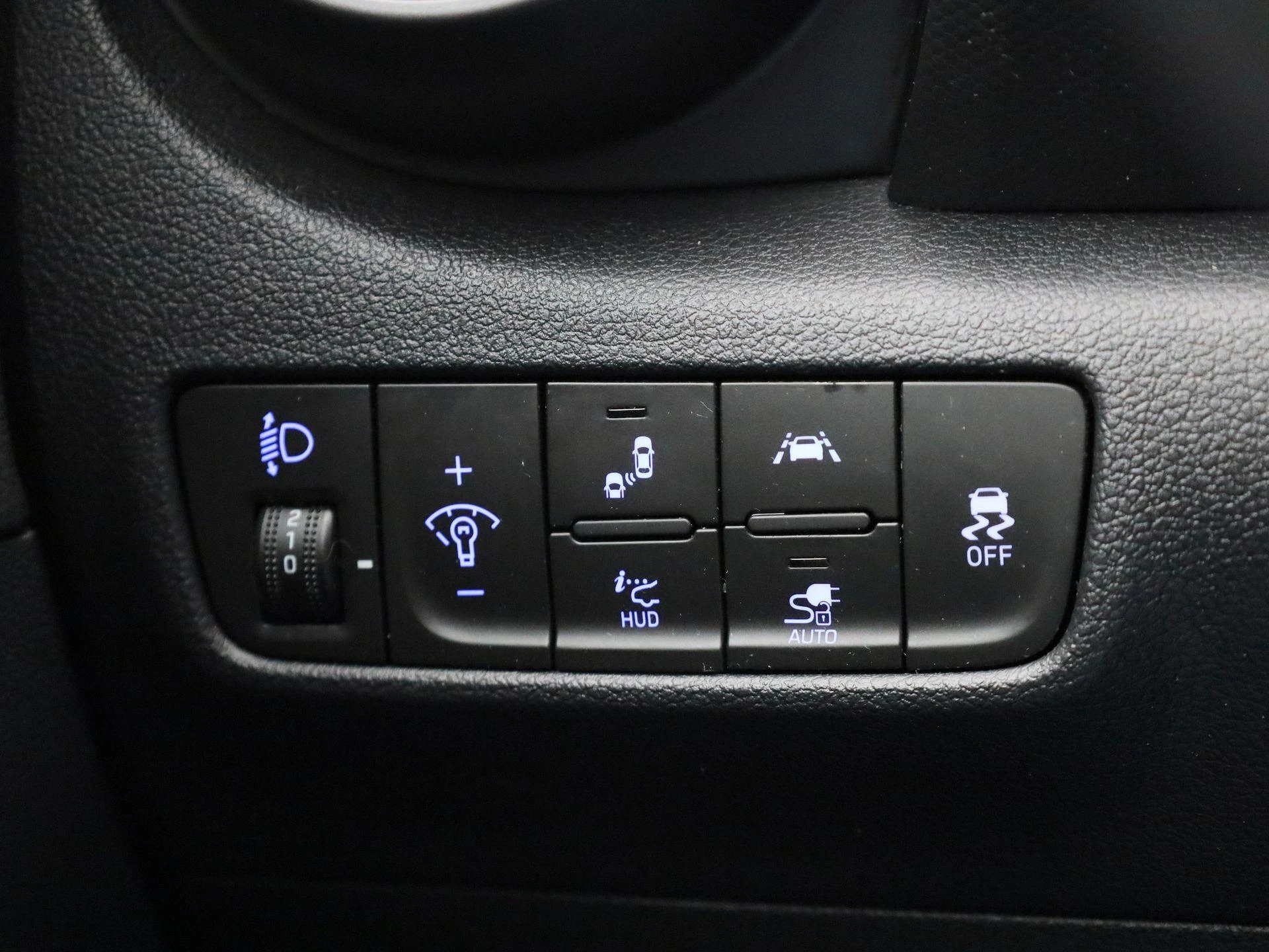 Hyundai-Kona-image-30