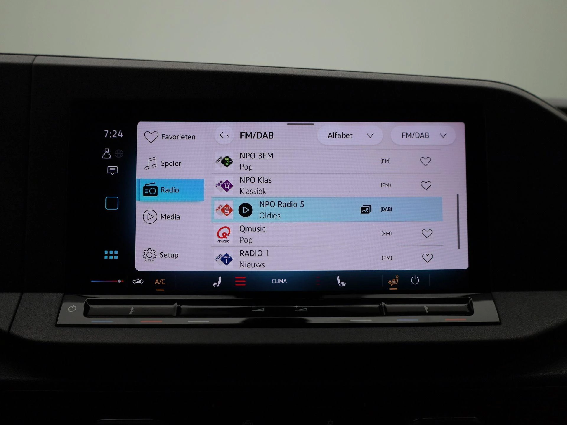 Volkswagen-Caddy-image-26