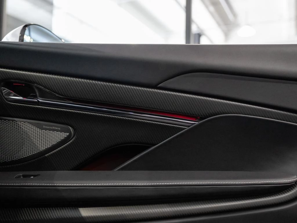 Aston Martin DB12 Volante Aston Martin Hamburg