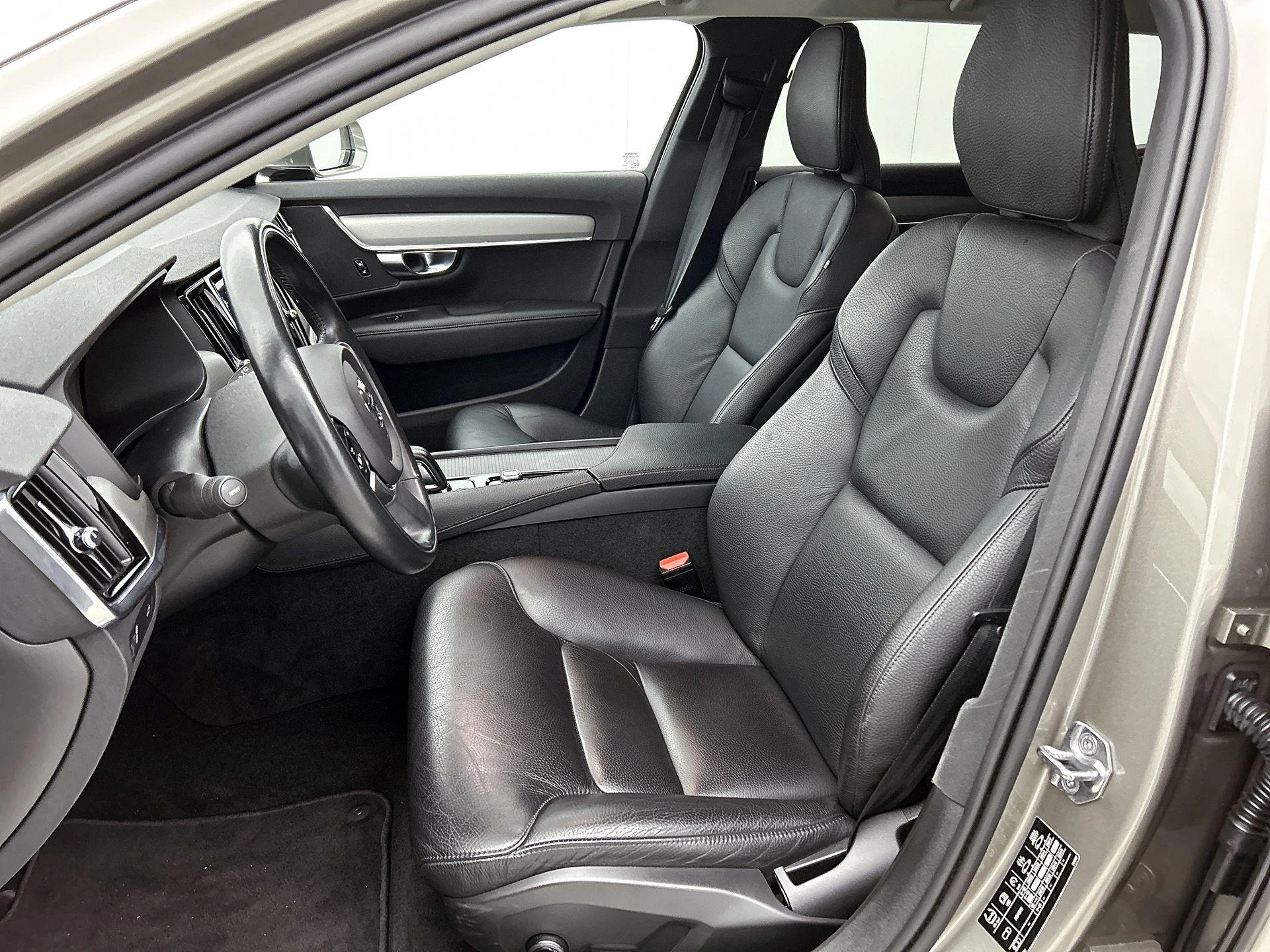 Volvo-V90-image-47