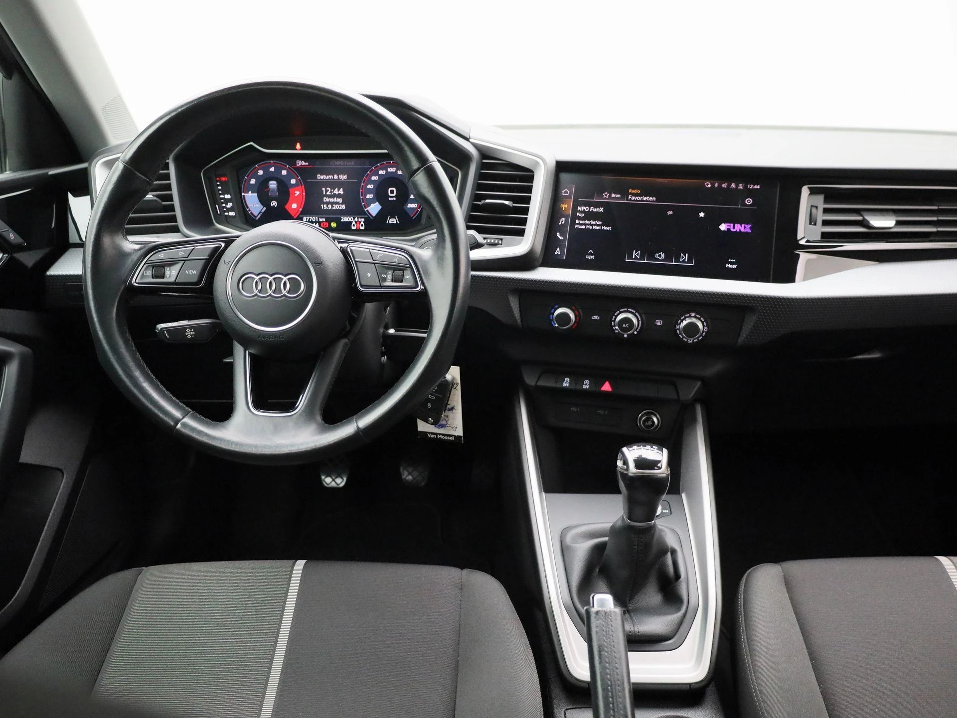 Audi-A1 Sportback-image-6