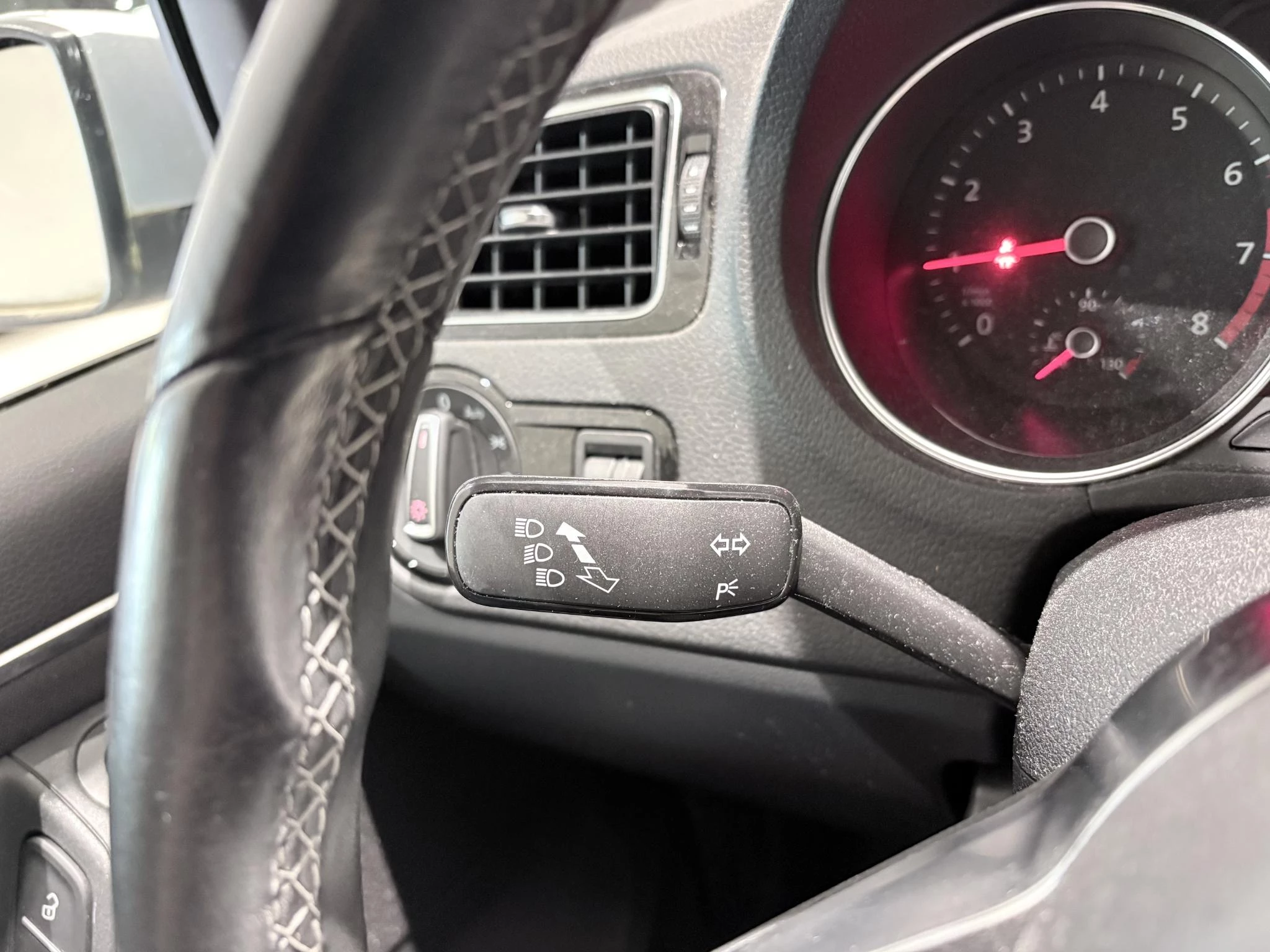 Volkswagen-Polo-image-13