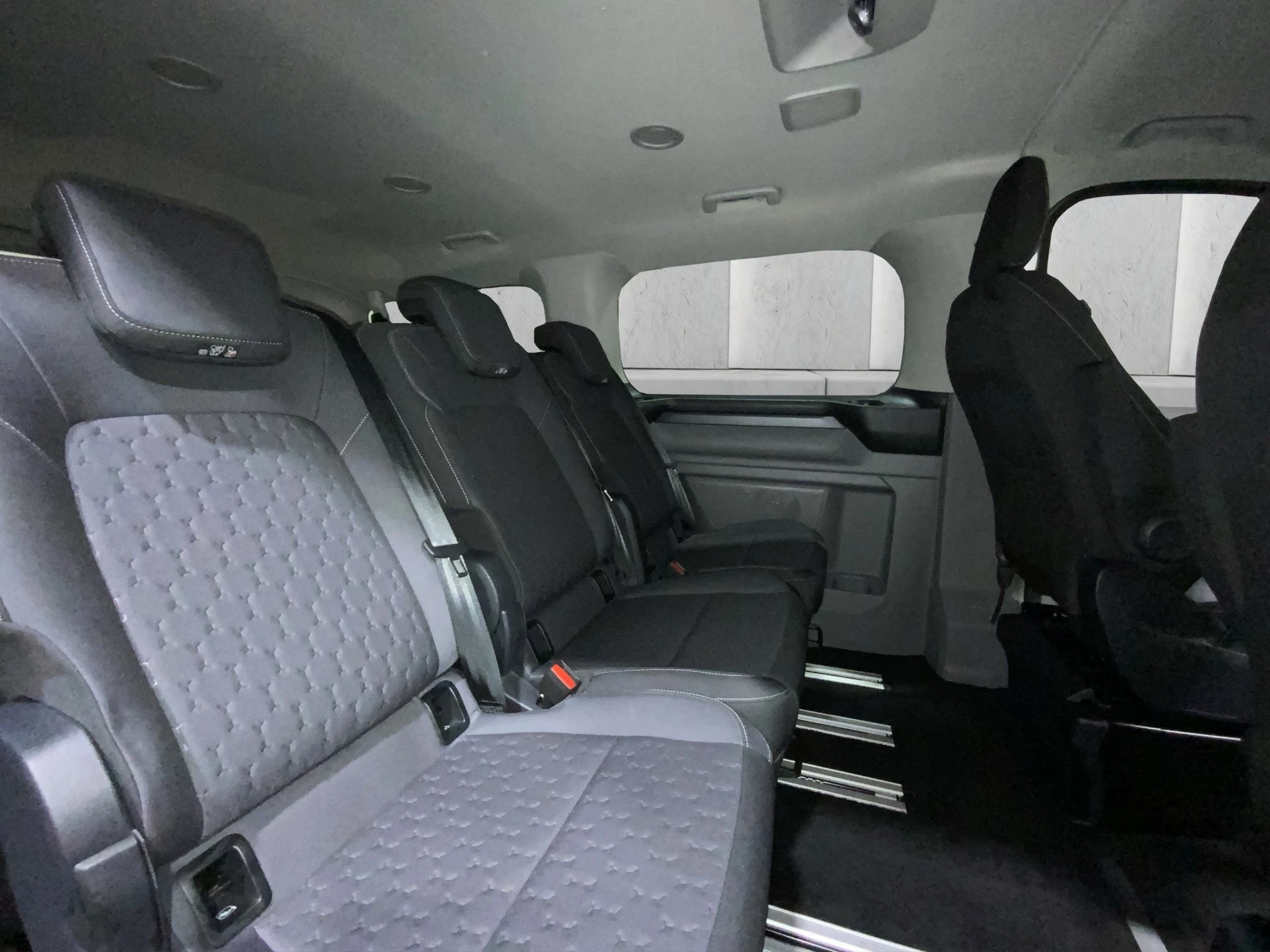 Ford-Tourneo Custom-image-9